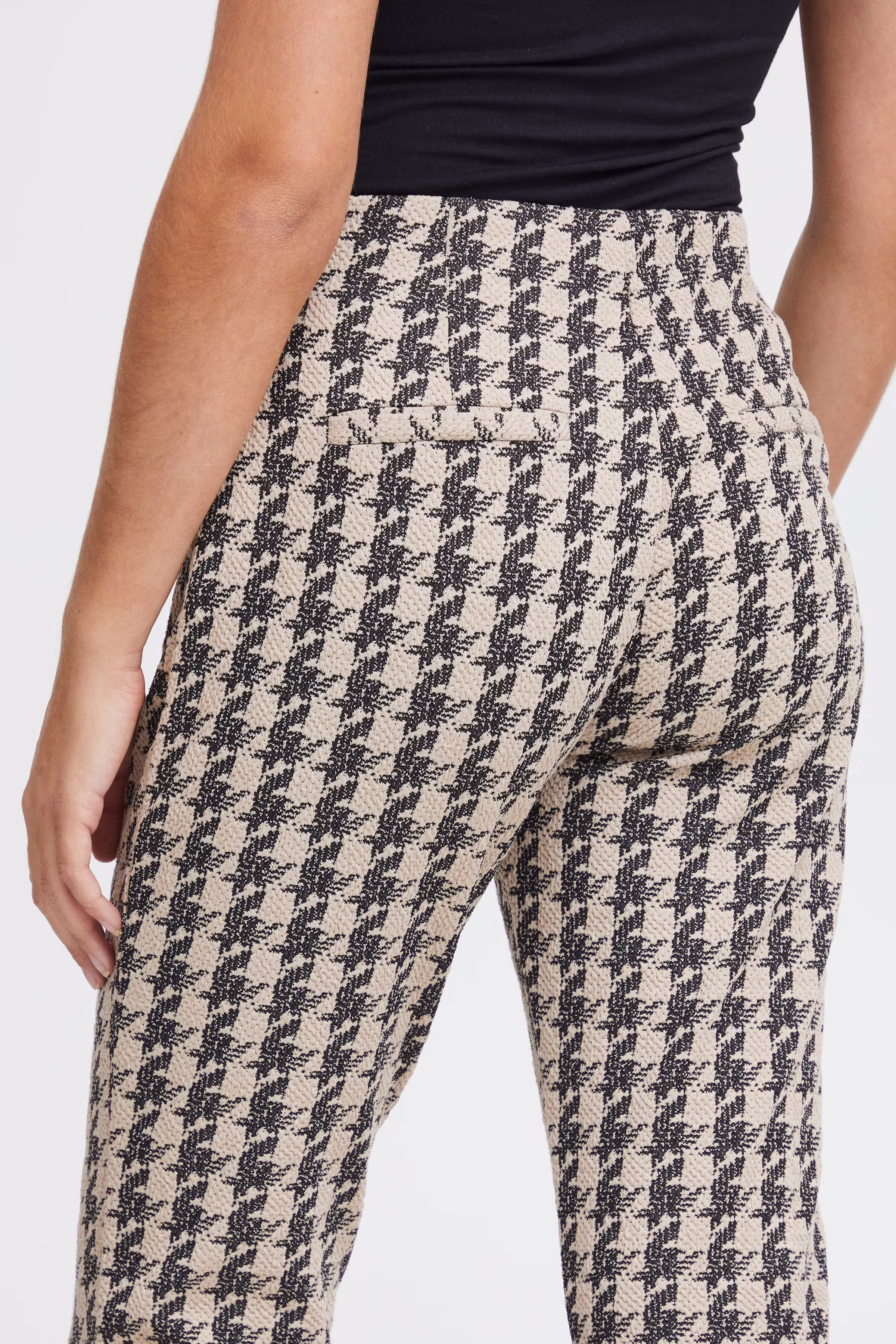 IHKATE Trousers LOOKBOOK DETAIL 20120297-202751