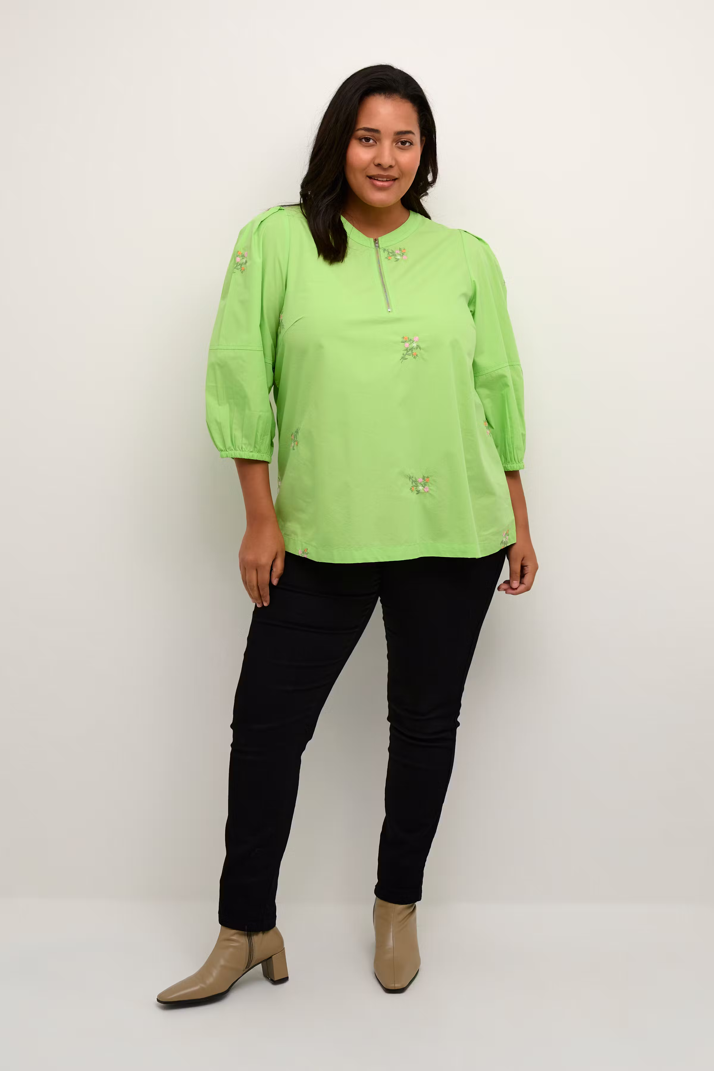 KCcassia Bluse LOOKBOOK FRONT 10581715-140232