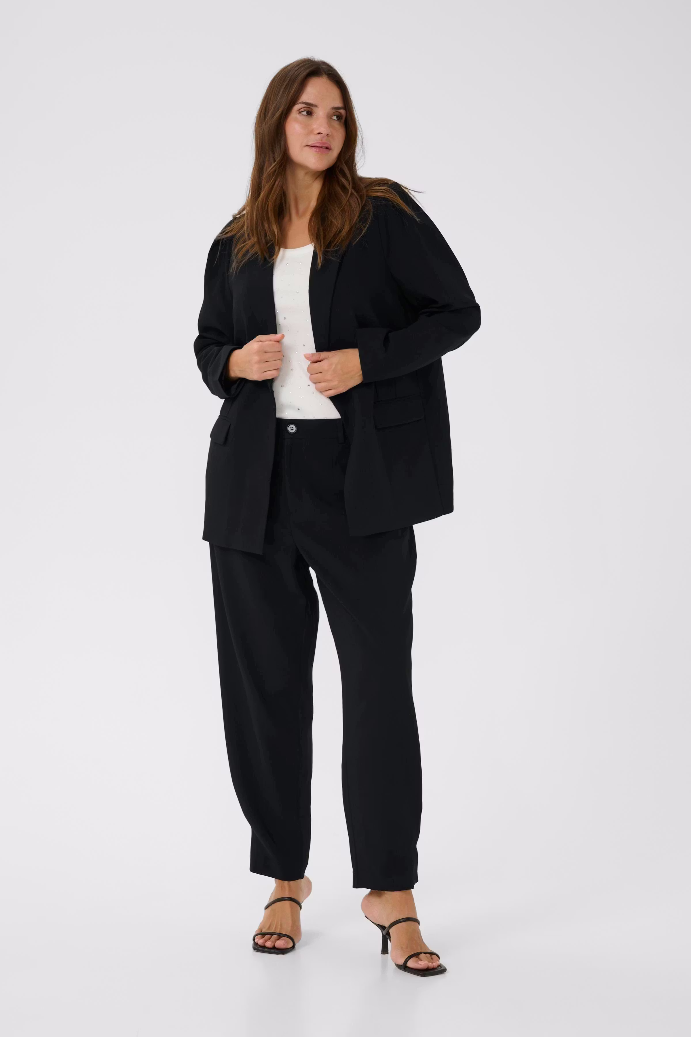 KChelia Blazer LOOKBOOK FRONT 10584009-100121