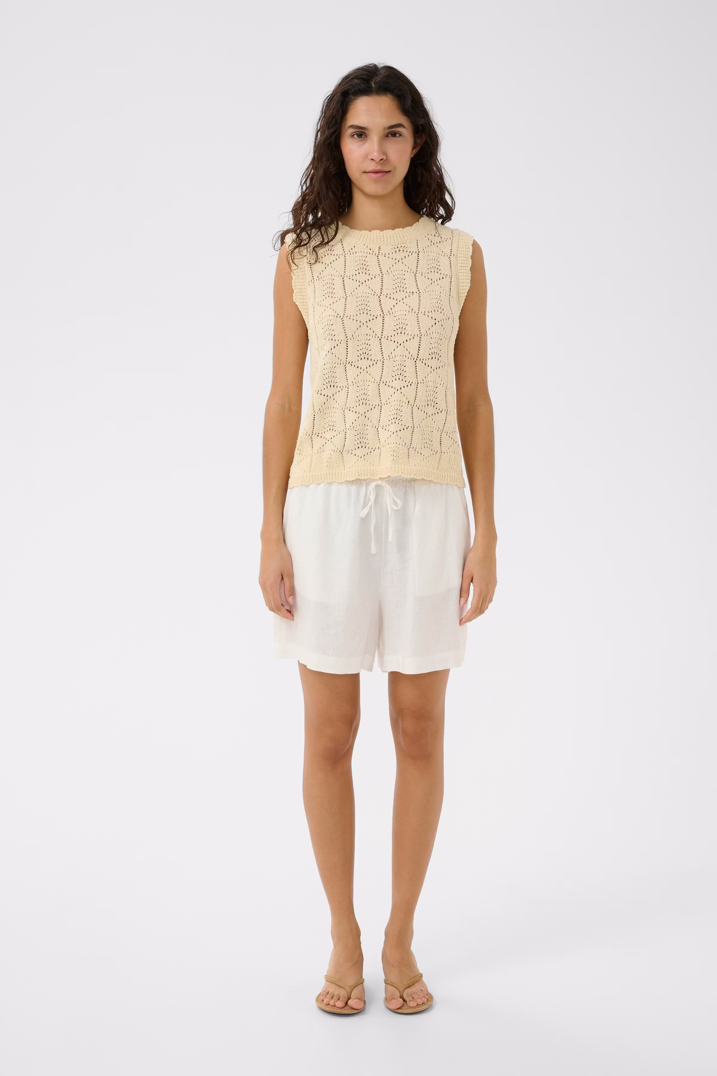 SLAria Shorts LOOKBOOK FRONT 30409285-111001