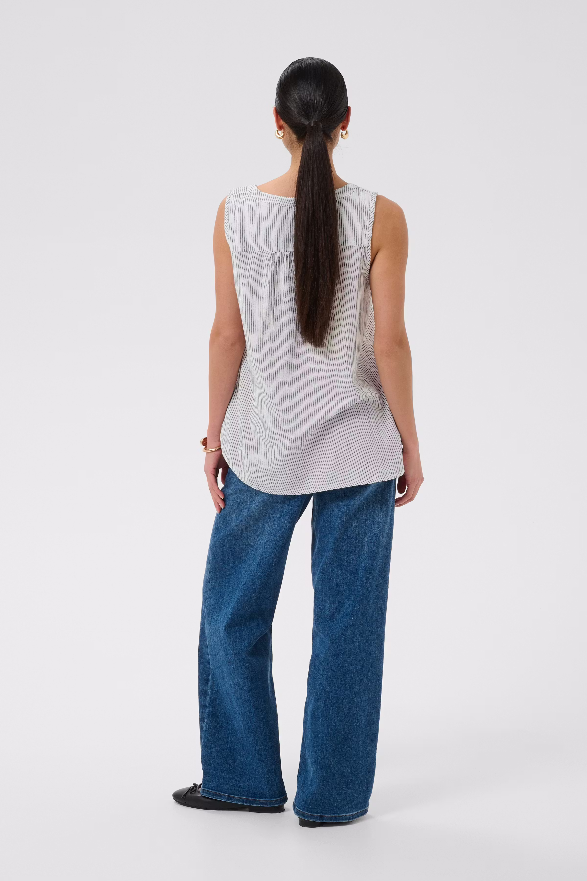 Amber Blouse LOOKBOOK BACK 10501279-50003