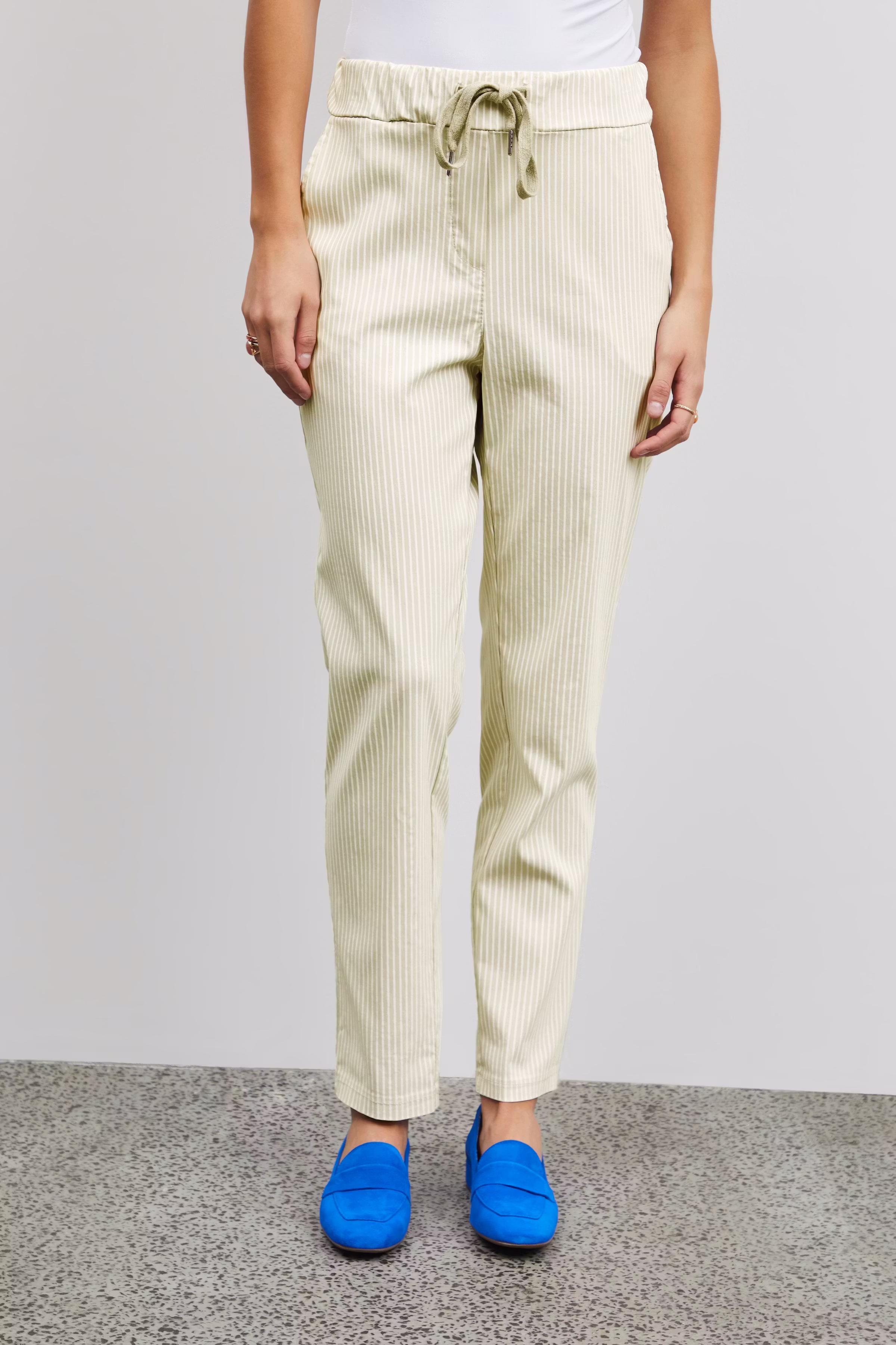 SBLINEAR Byxor LOOKBOOK FRONT 22100213-130907