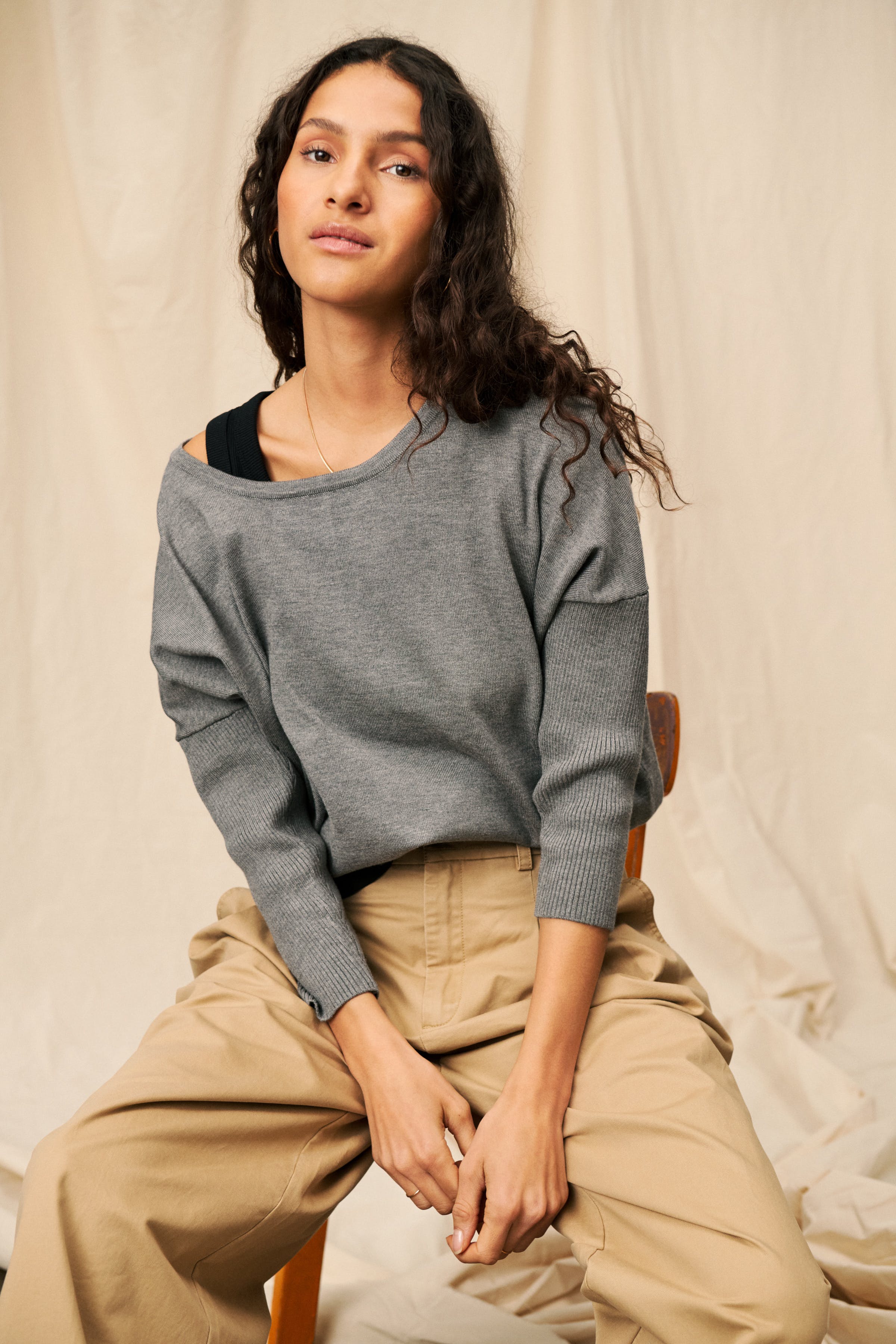 MilaSZ R-Neck Pullover
 LOCATION NONE 30500003-1739141