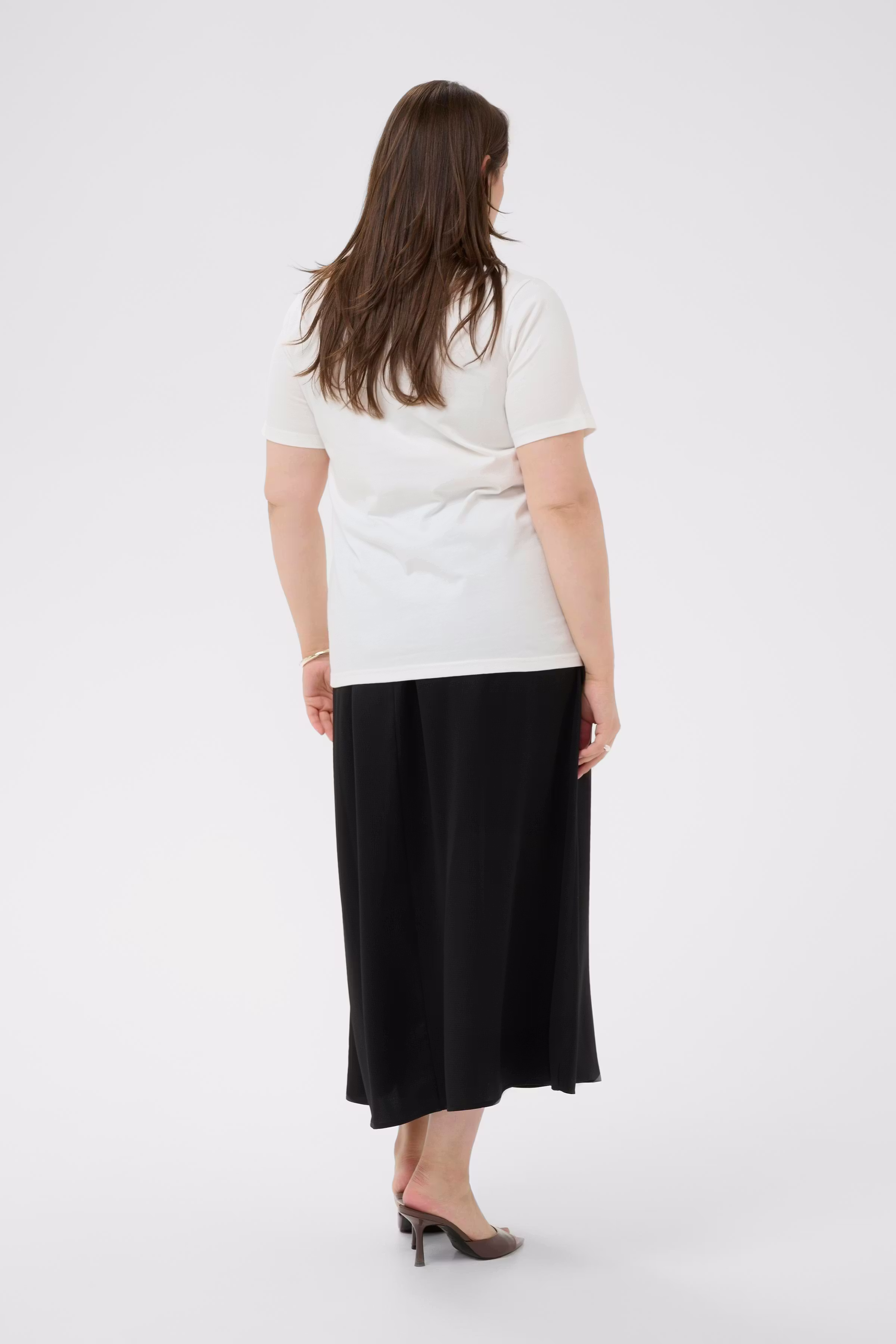 KClucie T-shirt LOOKBOOK BACK 10584025-110602