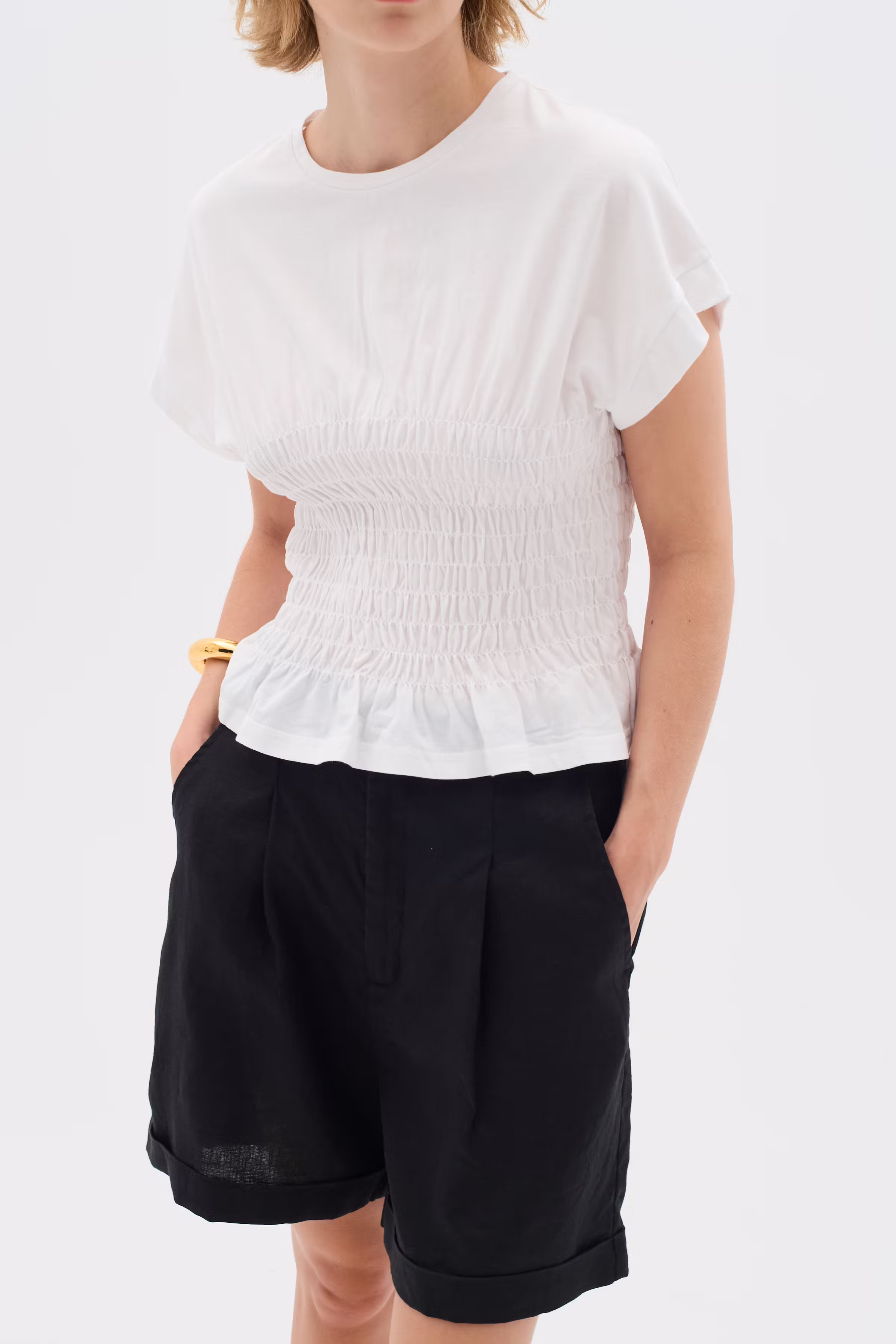 RigittaIW Linen Shorts LOOKBOOK FRONT 30110344-194008