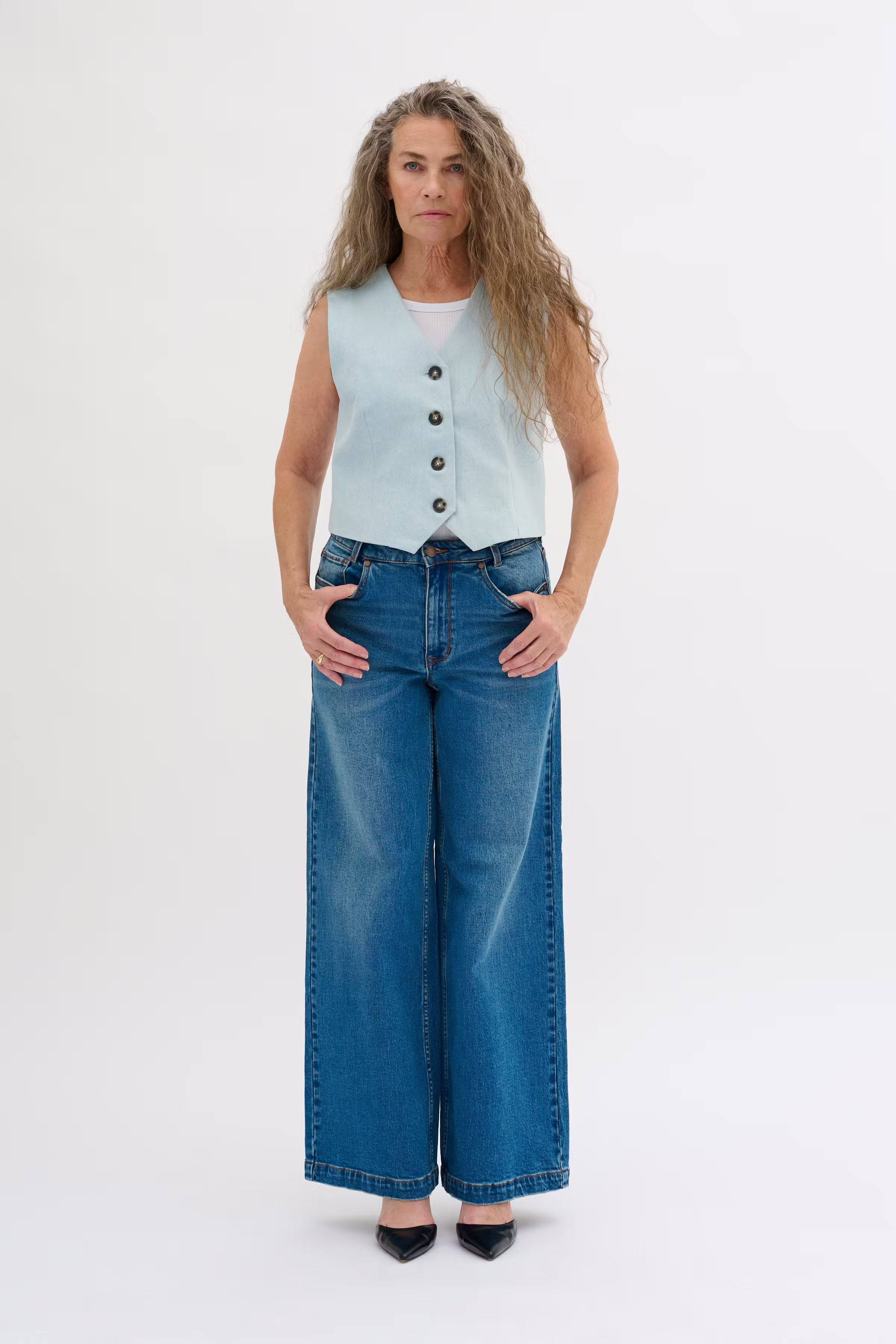 WInnieMW Vest LOOKBOOK FRONT 10704602-100046