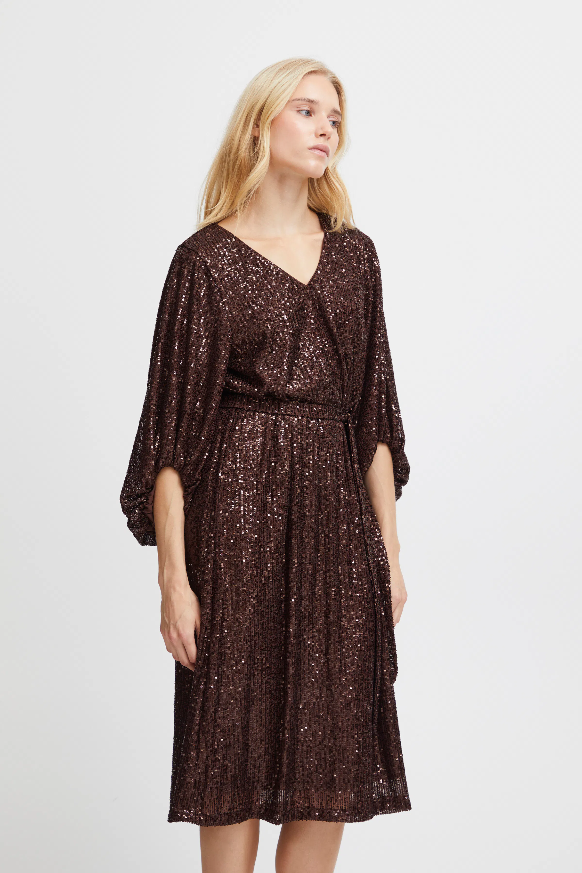 IHFAUCI Kjole LOOKBOOK FRONT 20115434-190915
