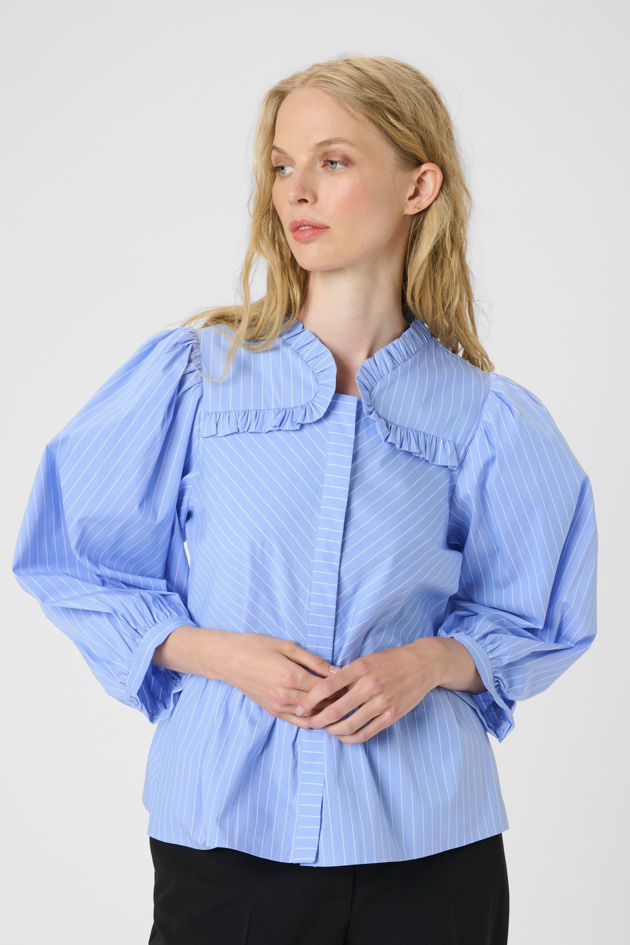 KBAmy Bluse LOOKBOOK FRONT 10105538-107964