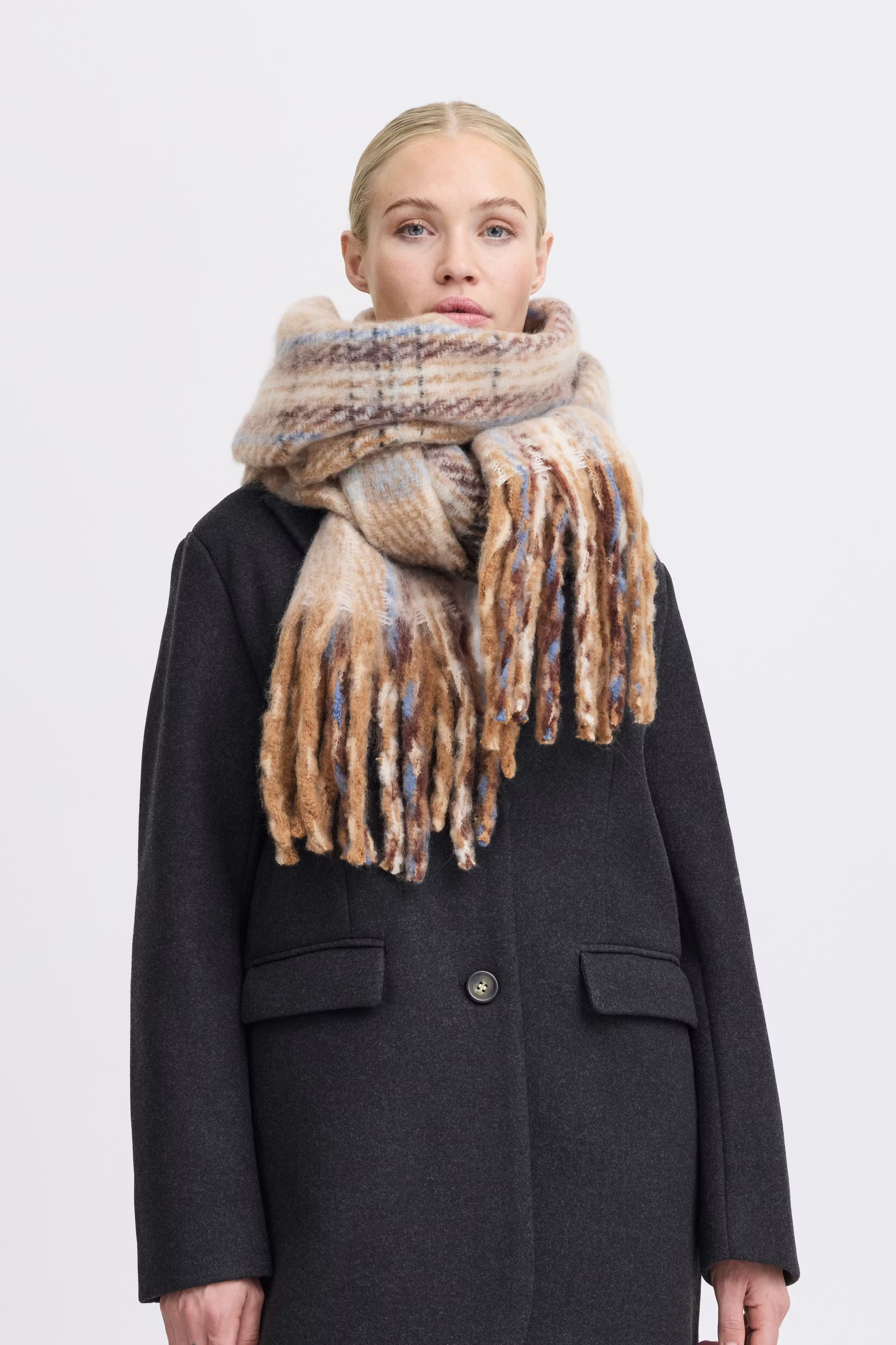 BAWILDE Skjerf LOOKBOOK FRONT 20815430-203286