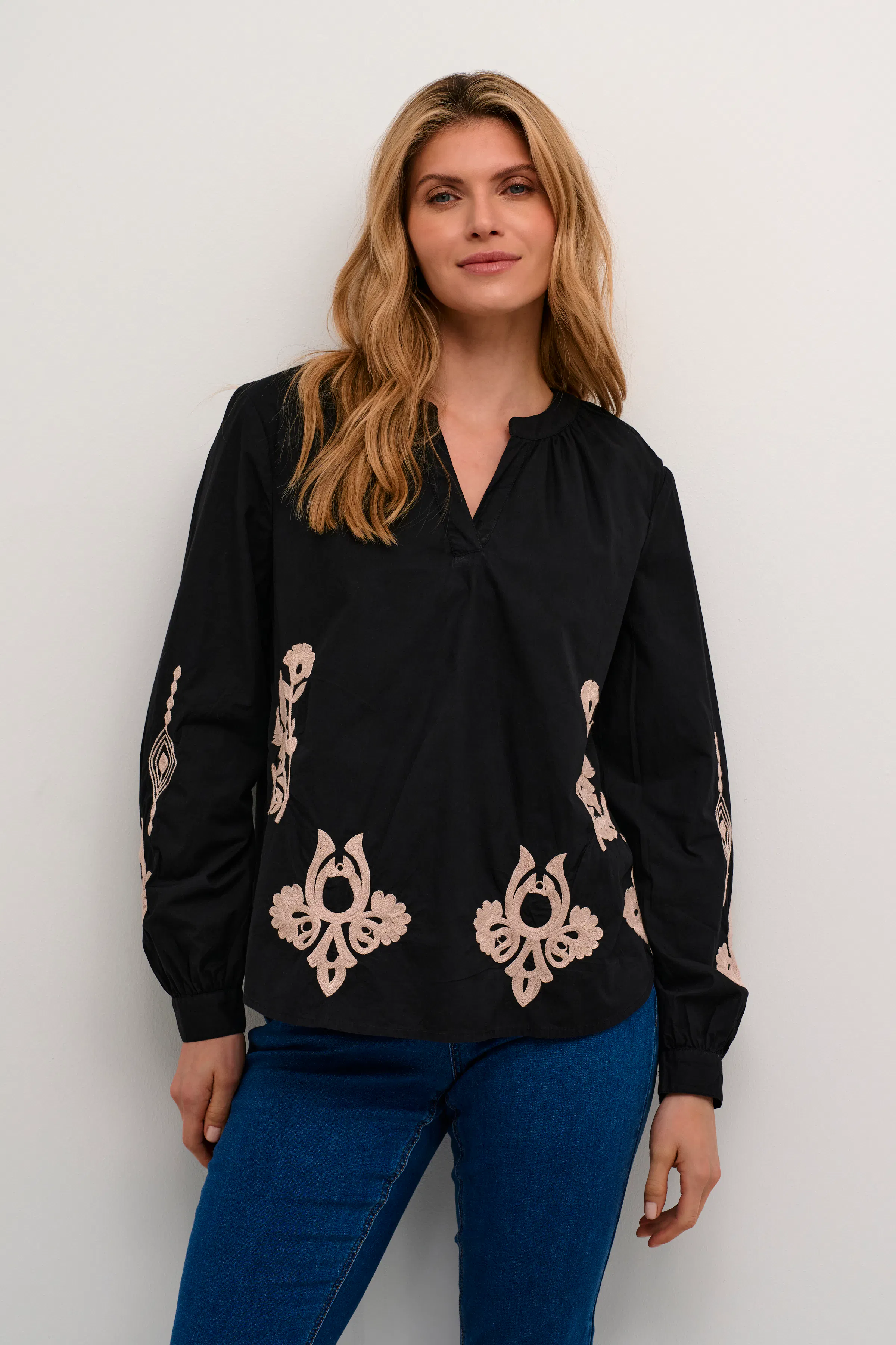 CRIpilo Blouse LOOKBOOK FRONT 10612943-106519