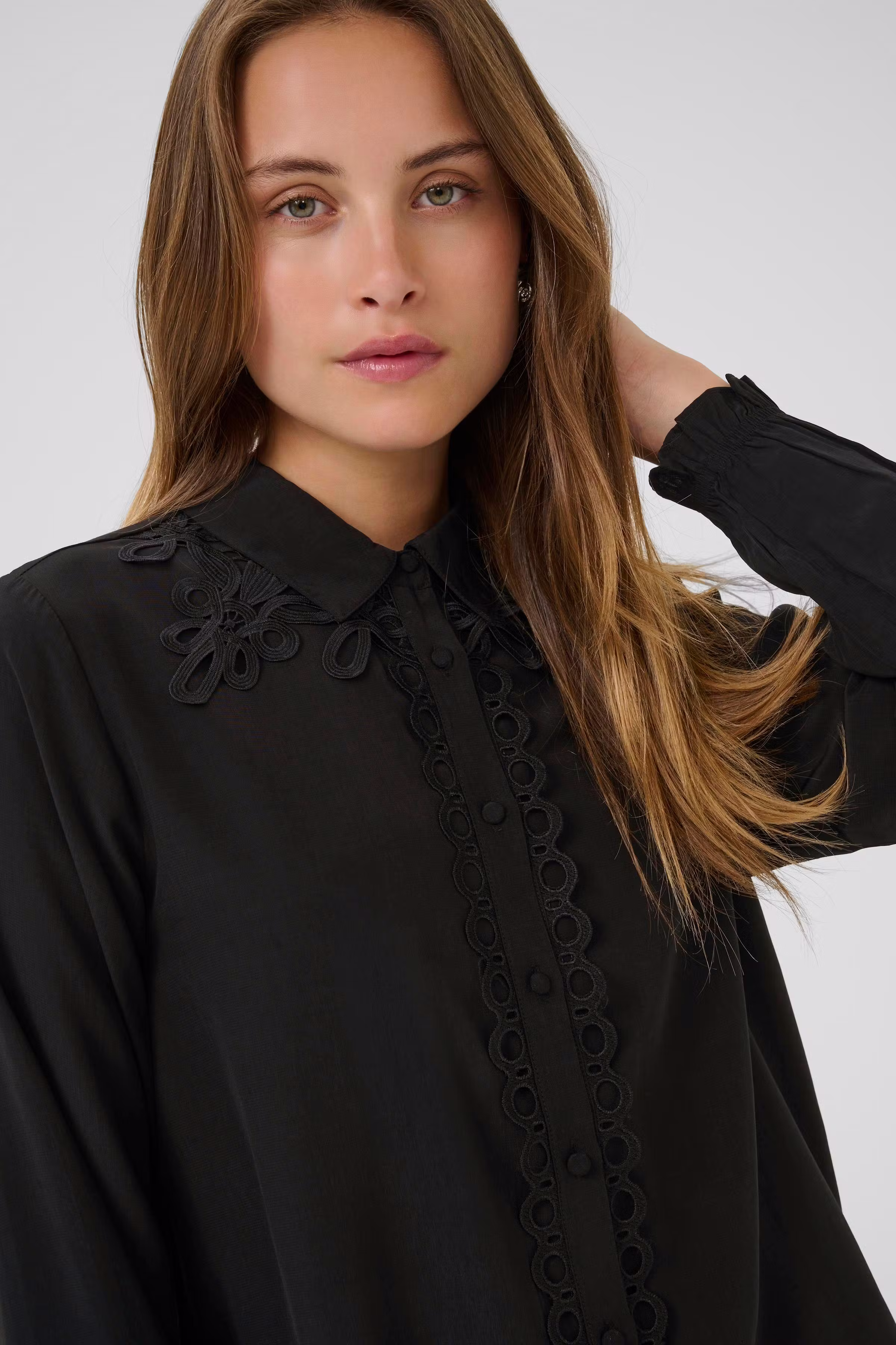 CUamanda Shirt LOOKBOOK DETAIL 50112356-500012