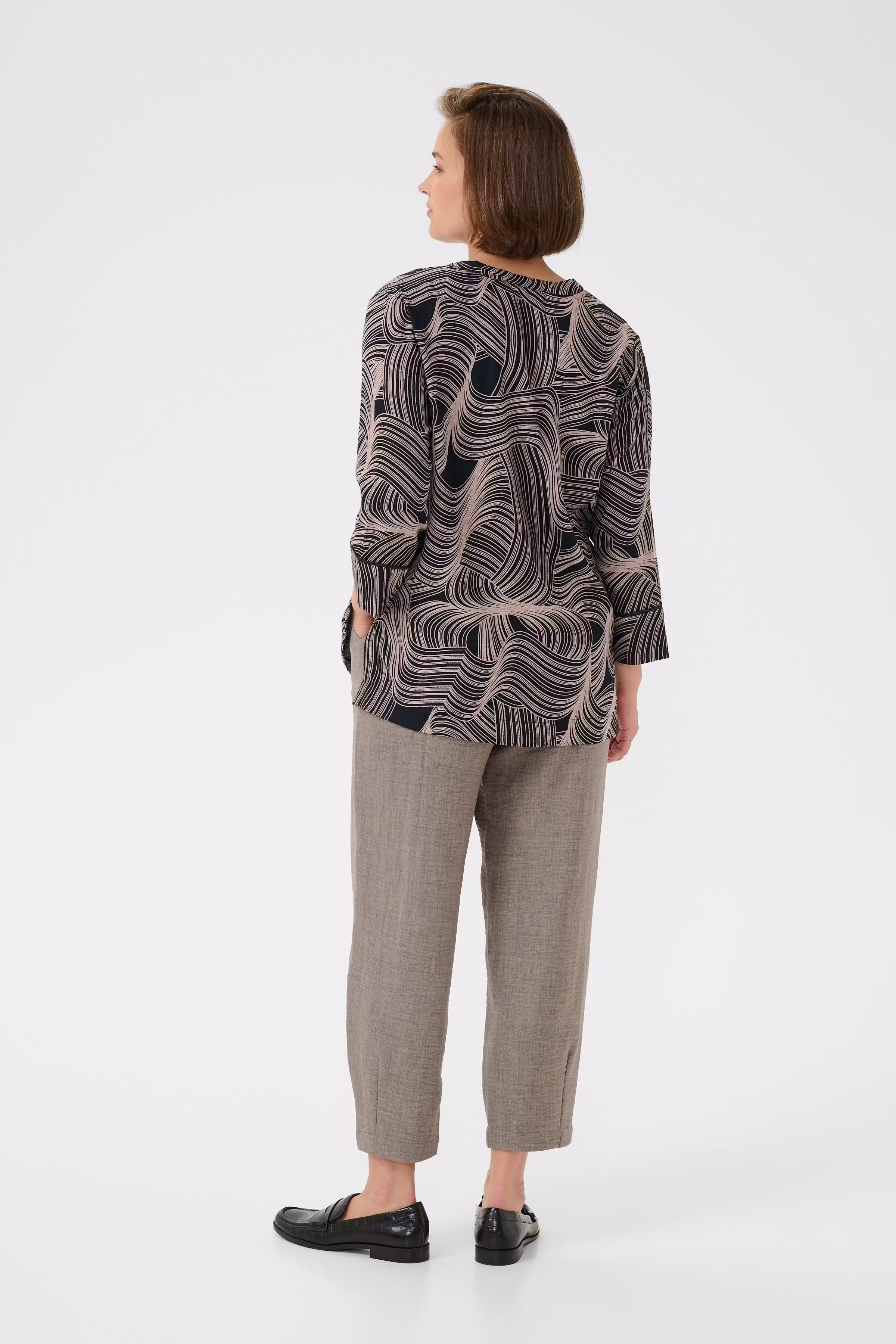 BPerianna Blouse LOOKBOOK BACK 40200041-108648