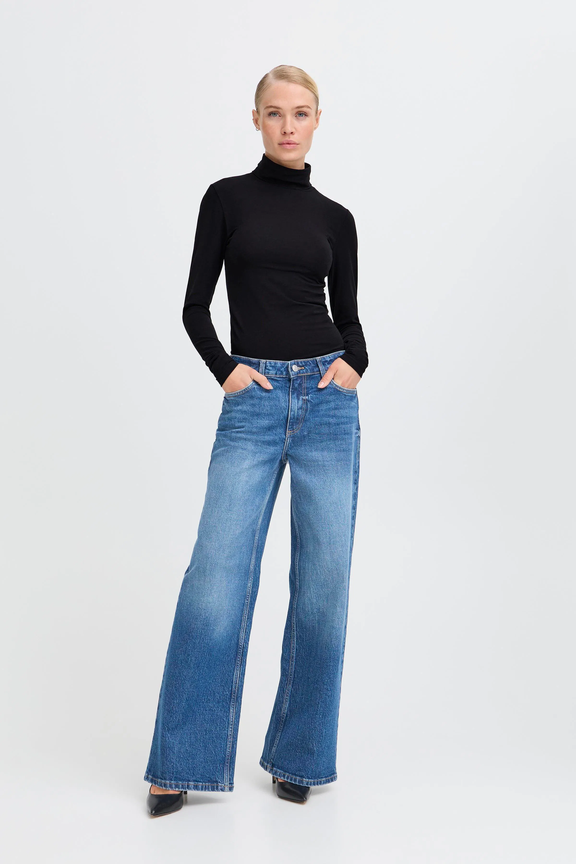Turtleneck with long sleeves LOOKBOOK FRONT 20802565-80001