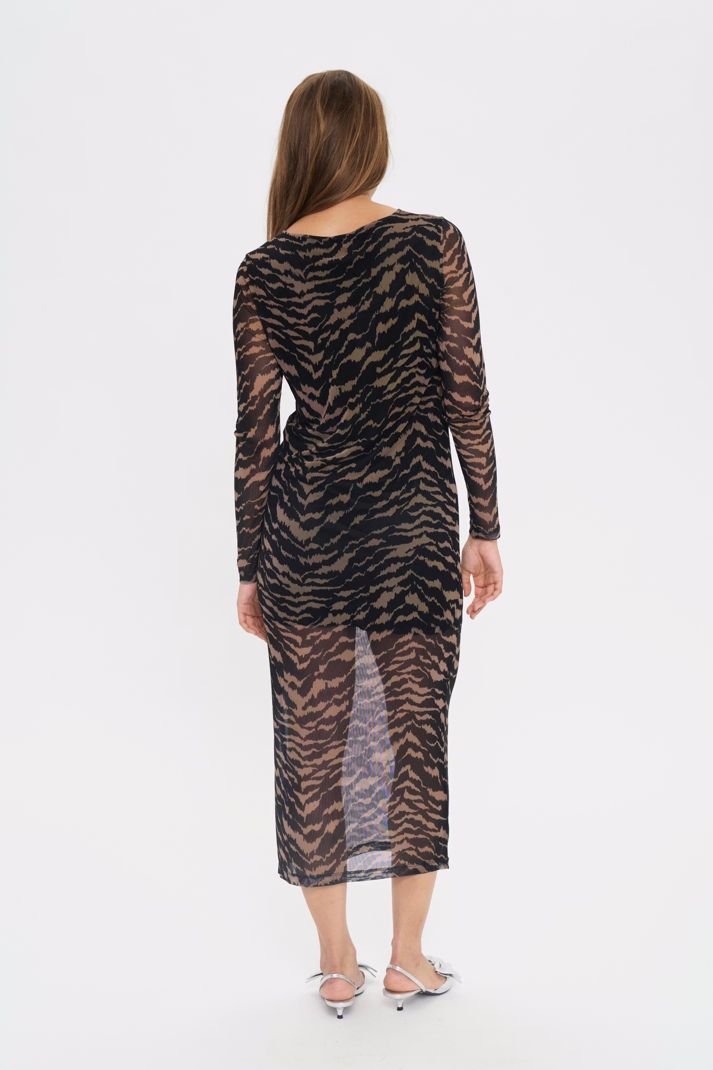 ZulvirSZ Leopard Kleid LOOKBOOK BACK 30513971-304346