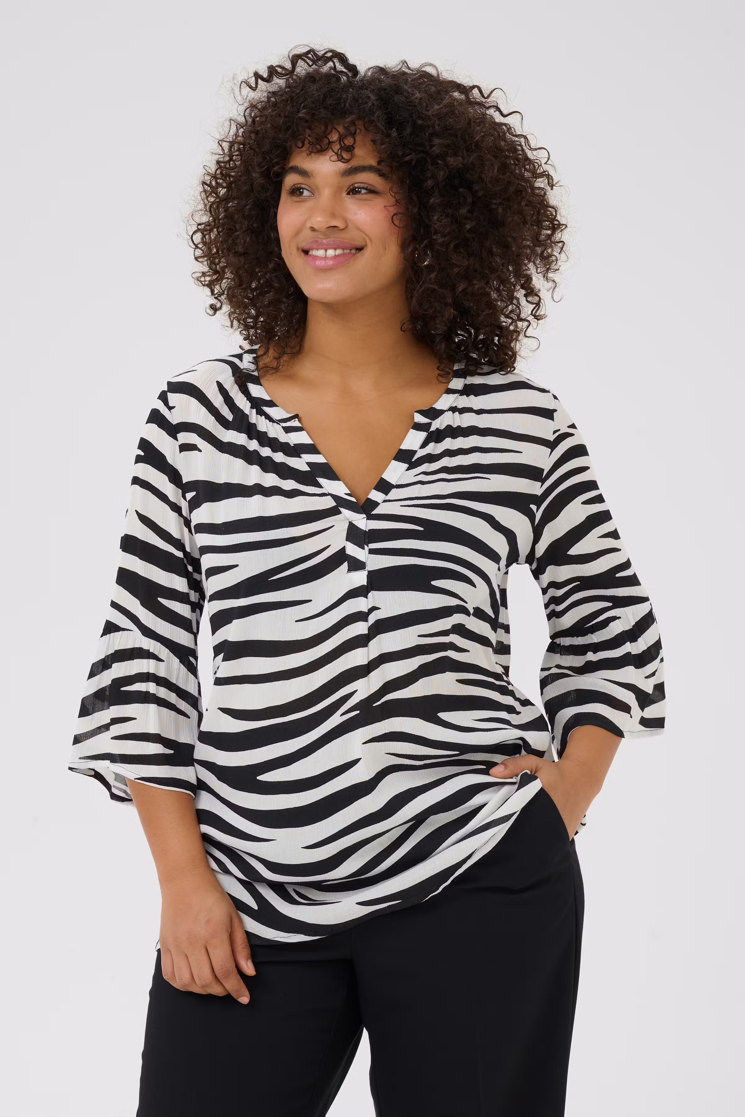 KCleane Blouse LOOKBOOK FRONT 10583341-107828