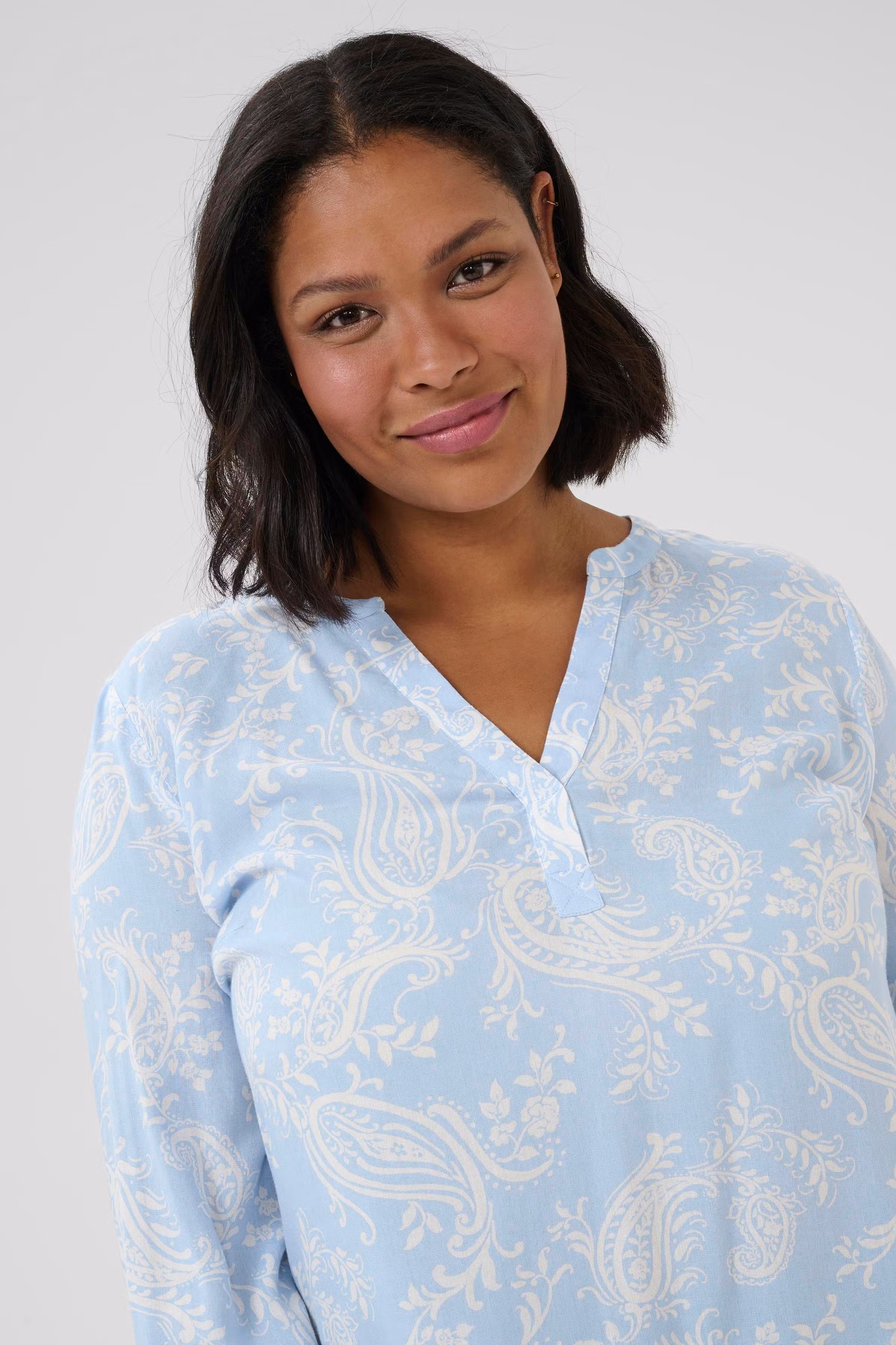 KCbella Blouse LOOKBOOK DETAIL 10582486-107907