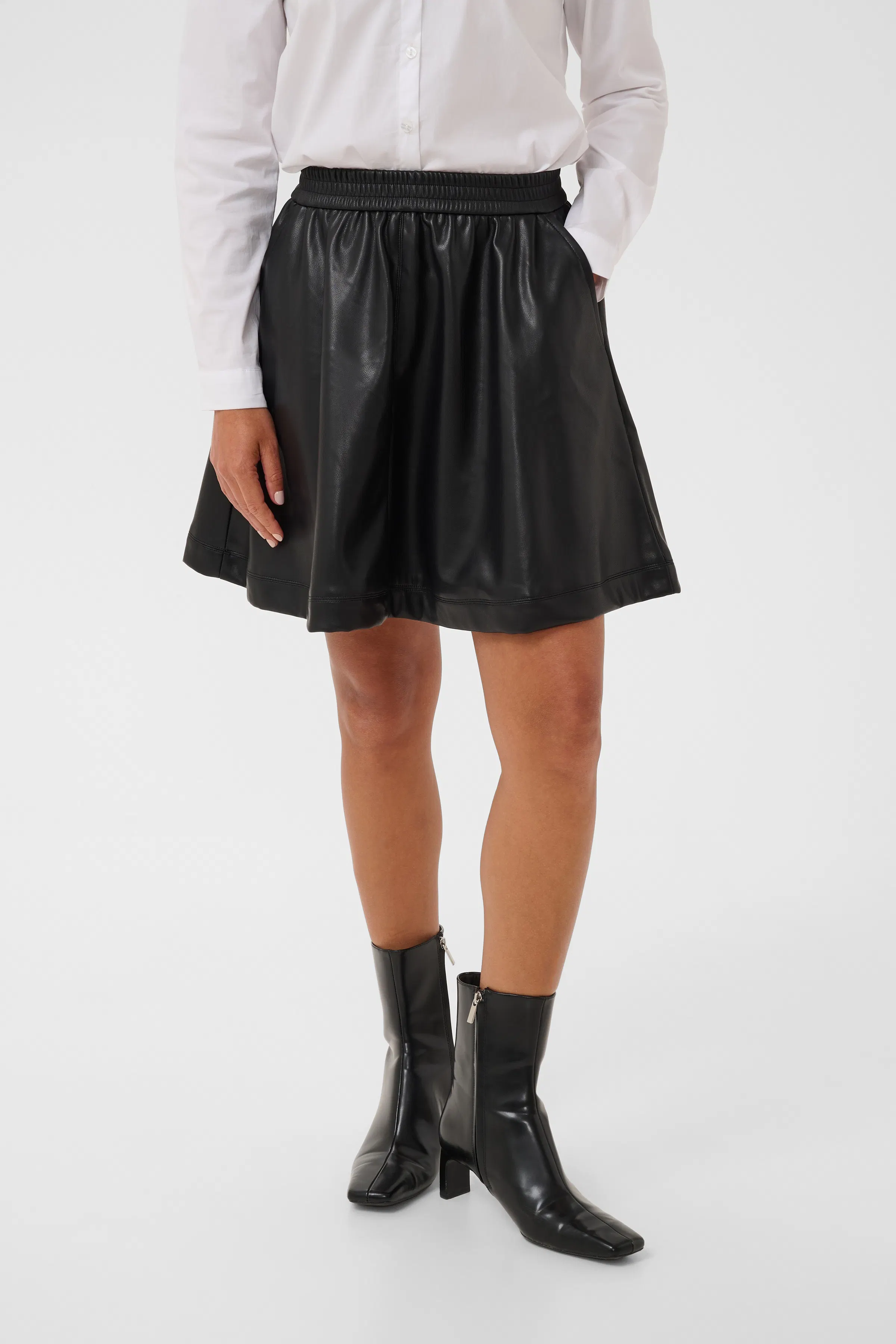 KAarense Skjørt LOOKBOOK FRONT 10512220-100121