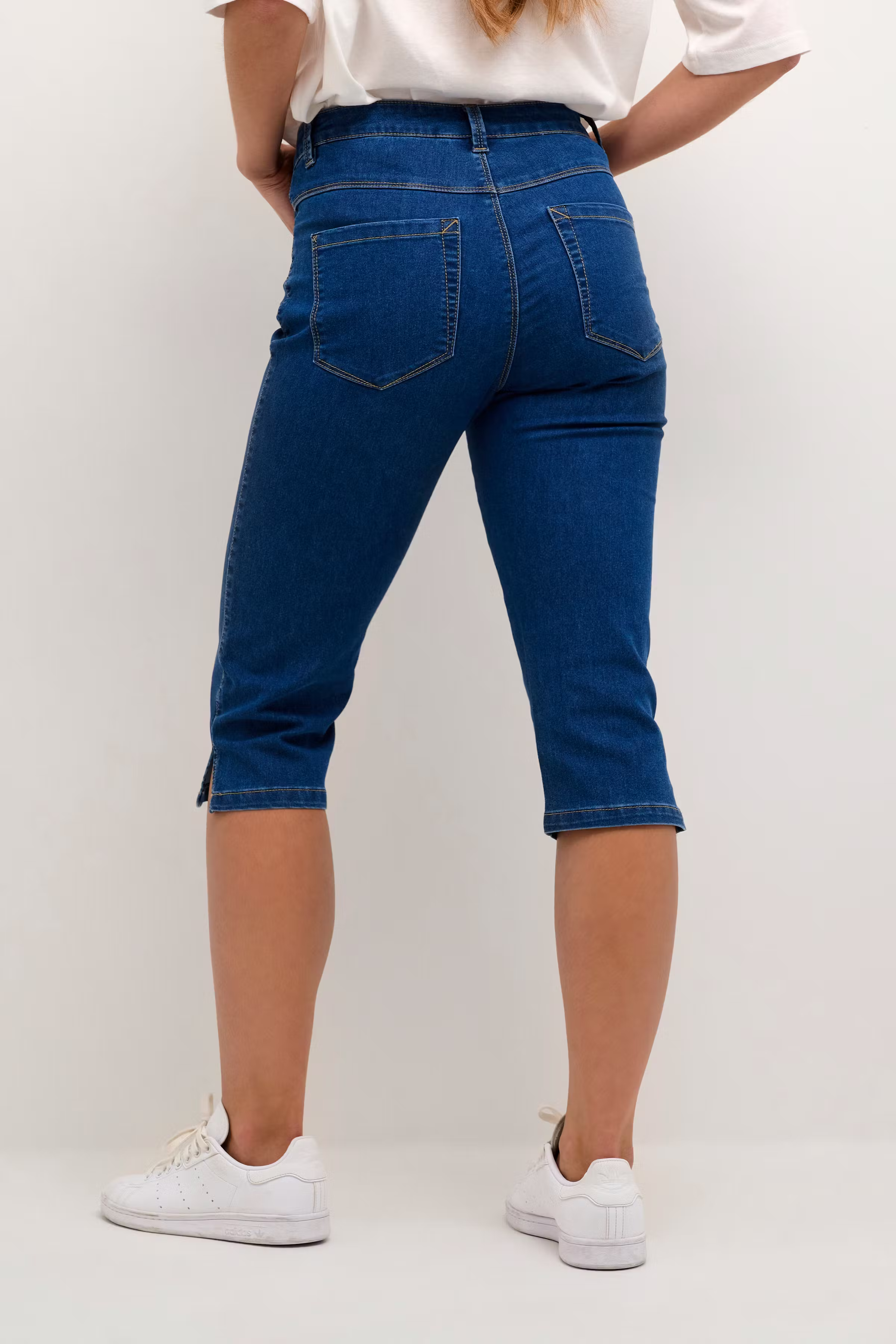 KAvicky Capri Jeans LOOKBOOK BACK 10505521-103758