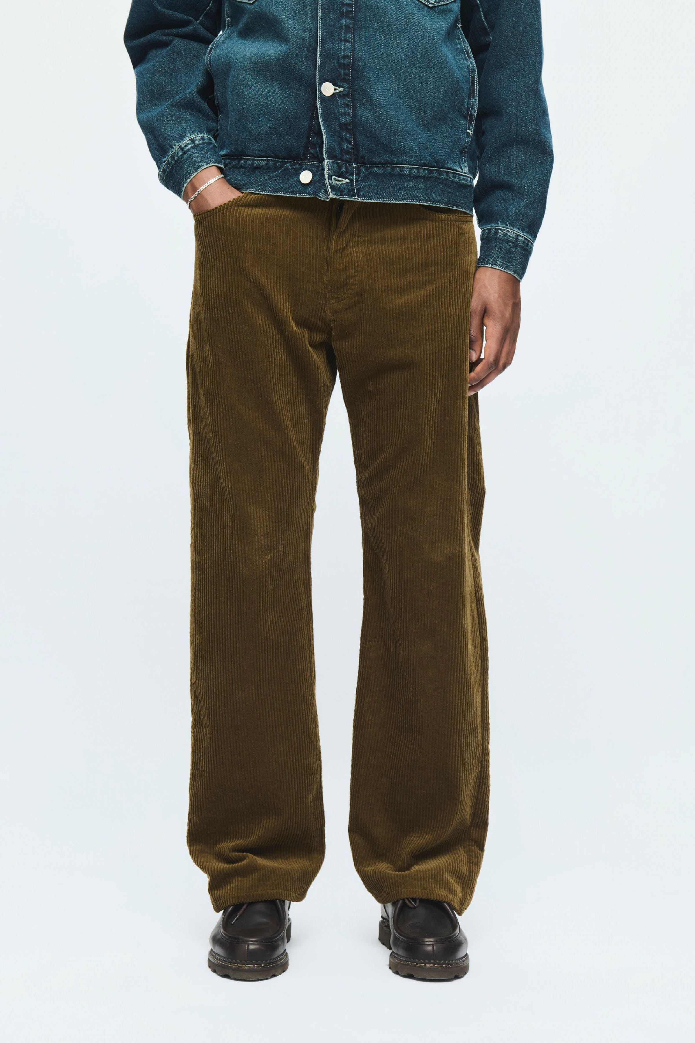 WWType 2 Hose LOOKBOOK FRONT 30252191-190815