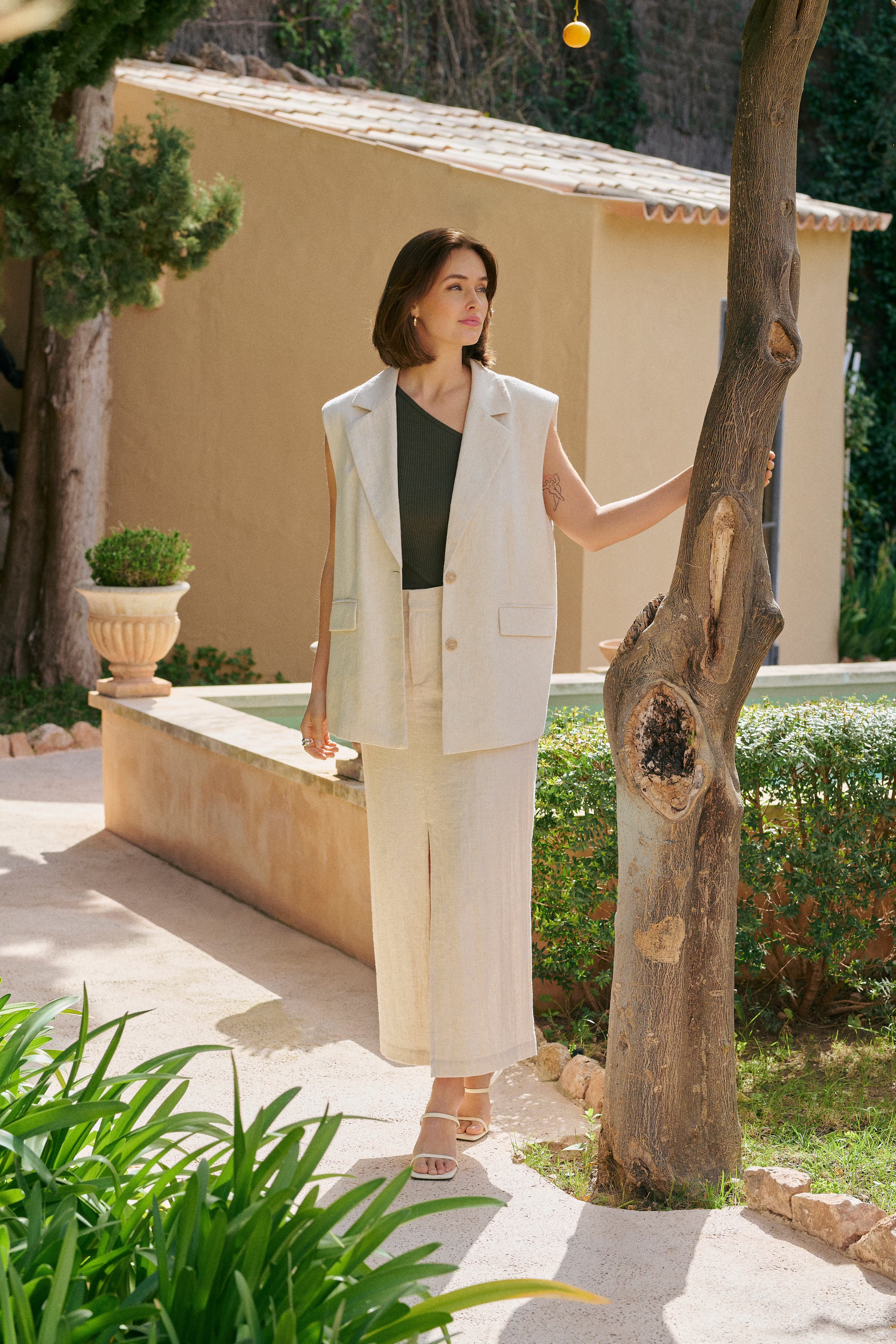 KAdaniella Vest LOCATION NONE 10508565-1513051