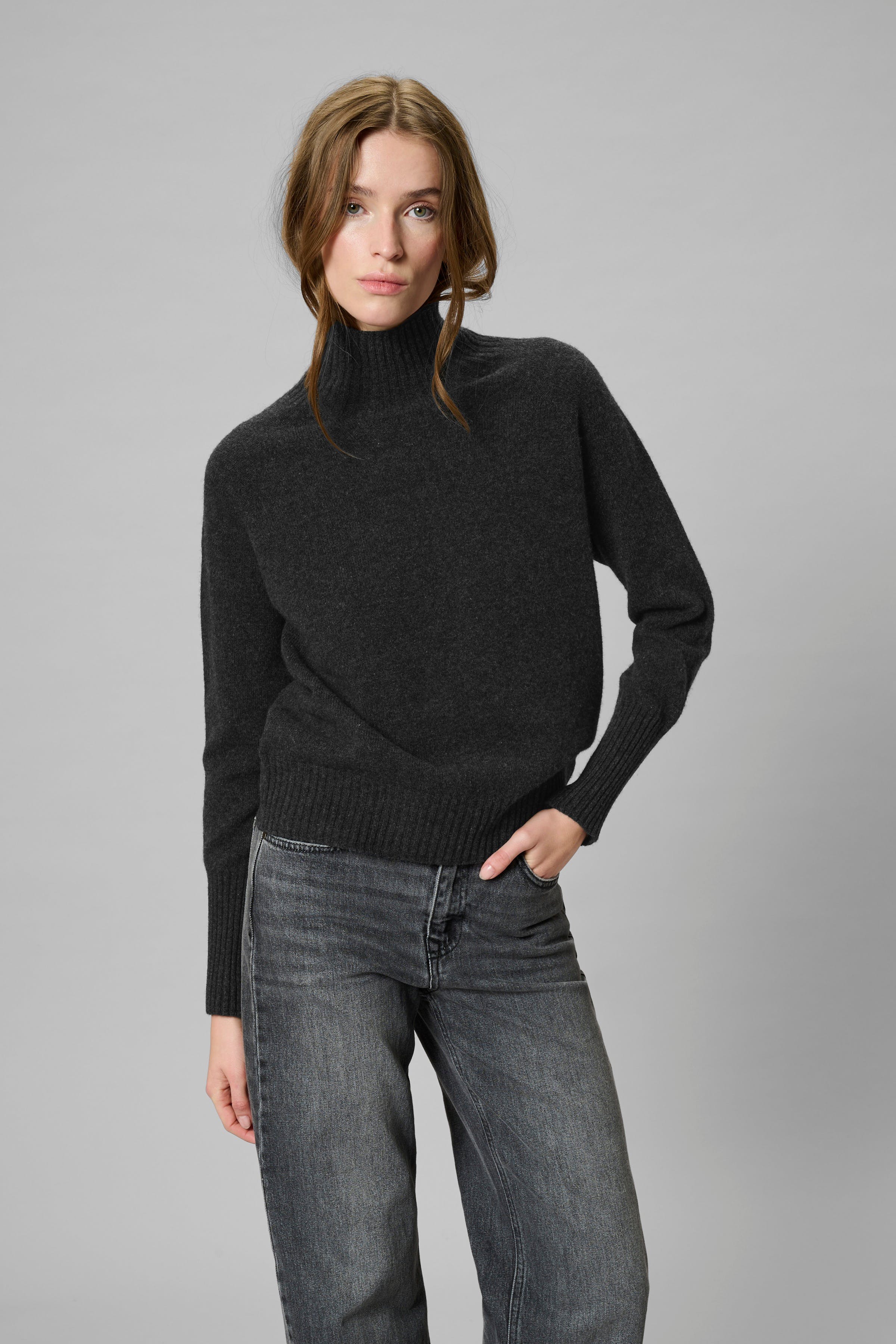 MWTracy High Neck pullover in 100% wool LOOKBOOK FRONT 10705356-100379