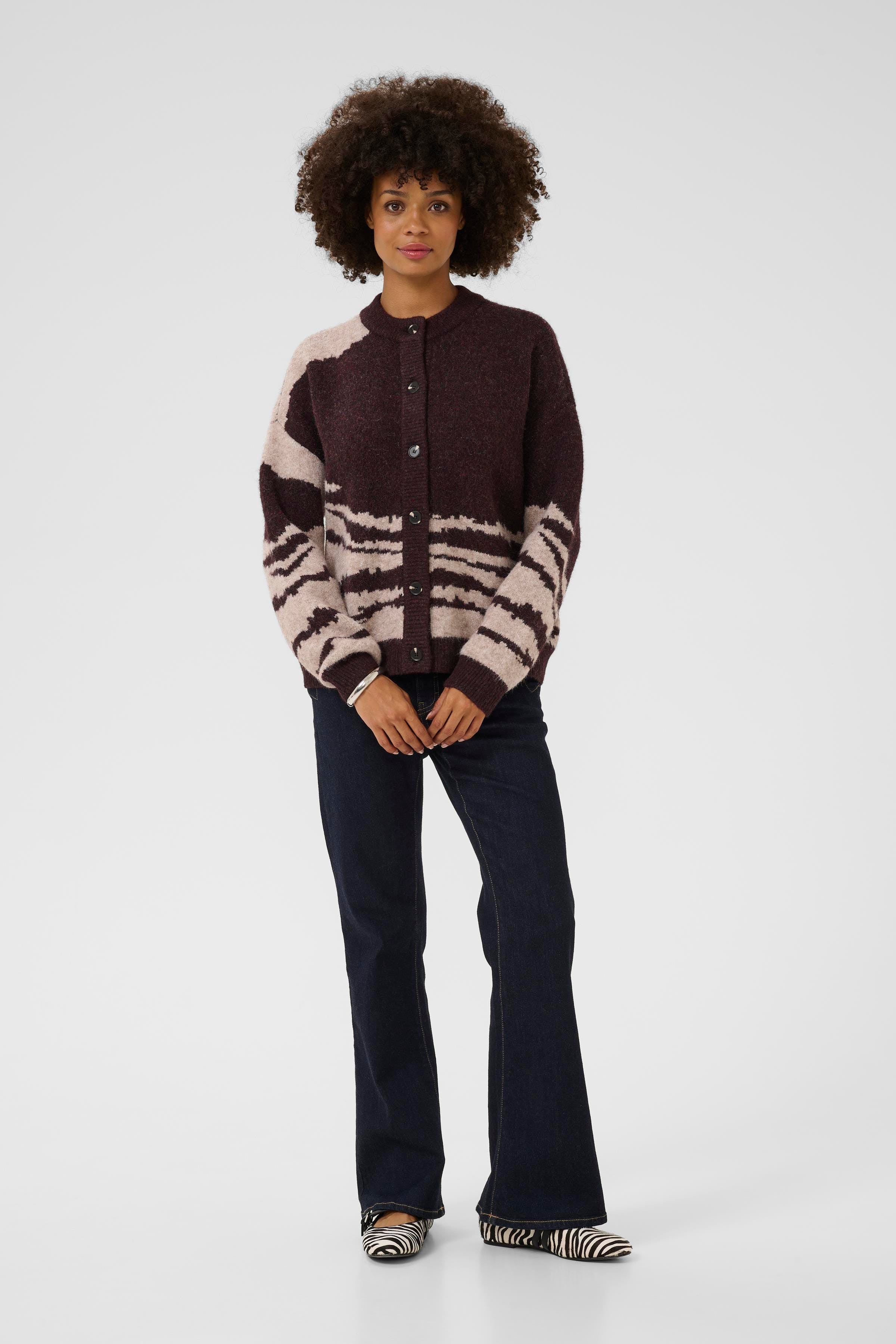 CUzinna Cardigan LOOKBOOK FRONT 50112110-1909151