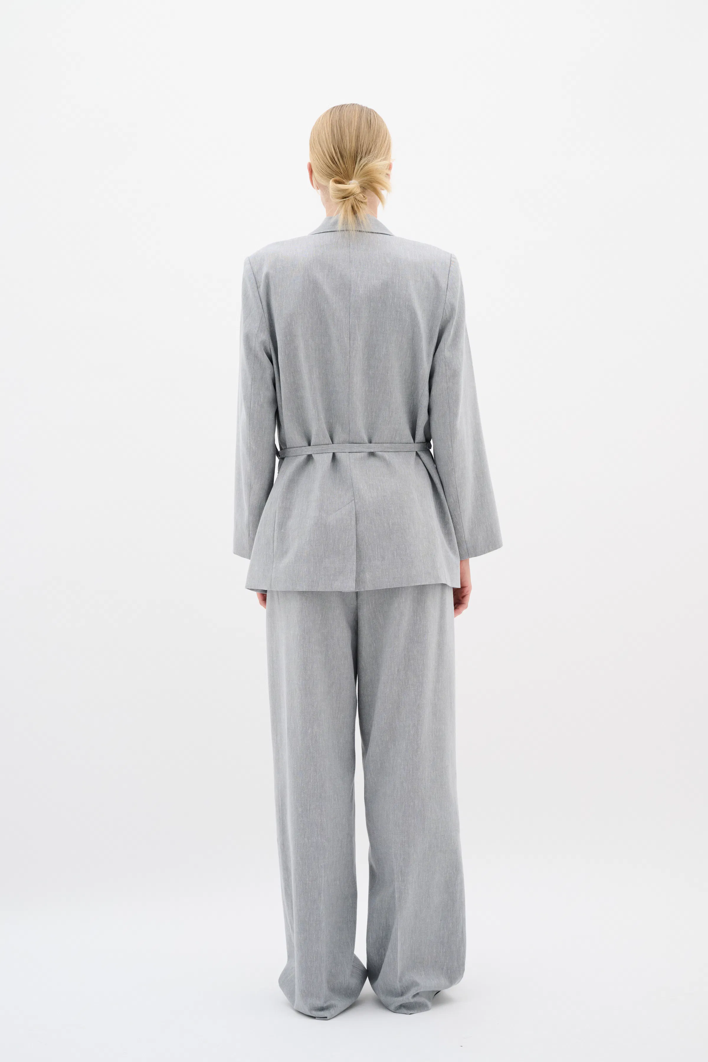 YanIW Blazer LOOKBOOK BACK 30110630-1740161