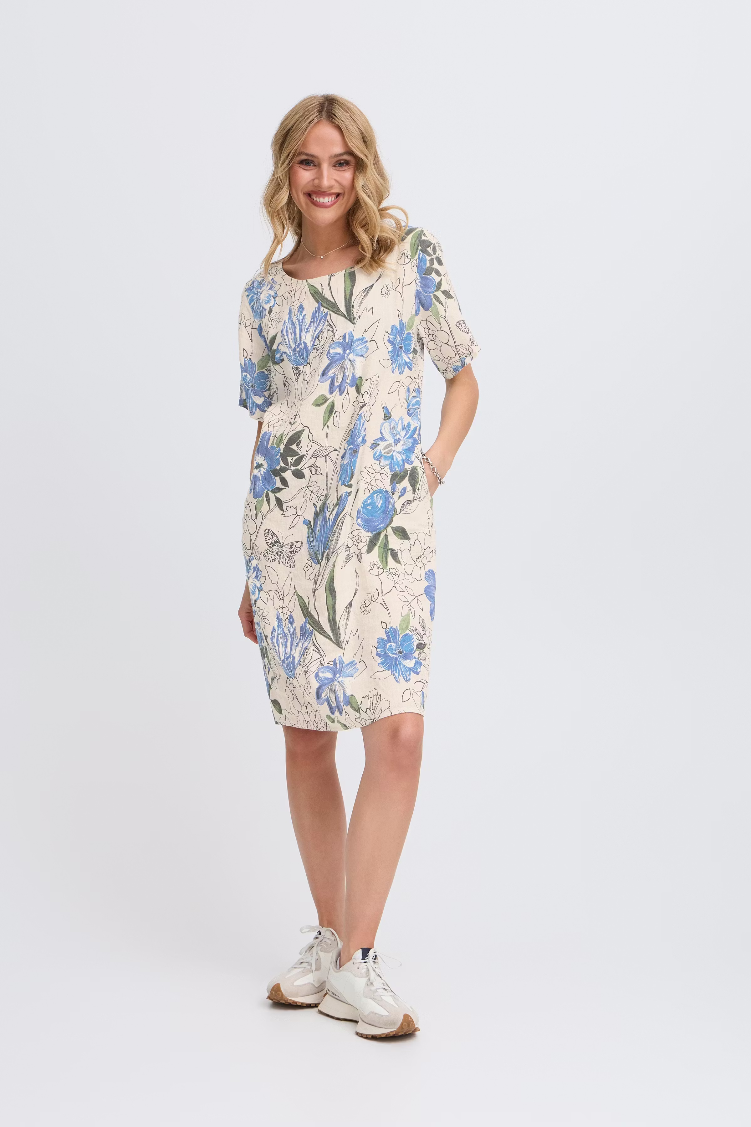 SBTORINA Kjole LOOKBOOK FRONT 22100984-130907