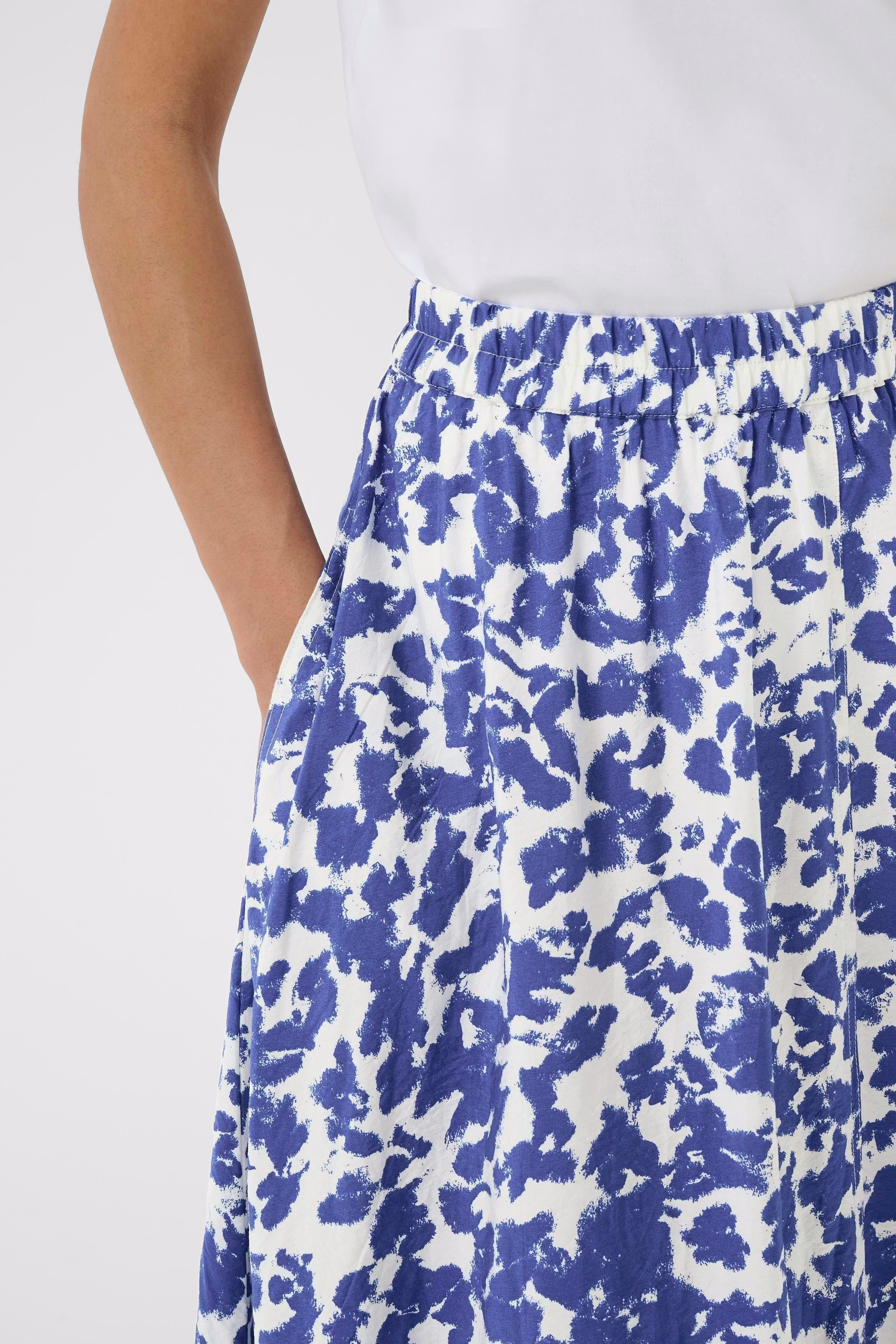 FayeIW Skirt LOOKBOOK DETAIL 30110417-303829