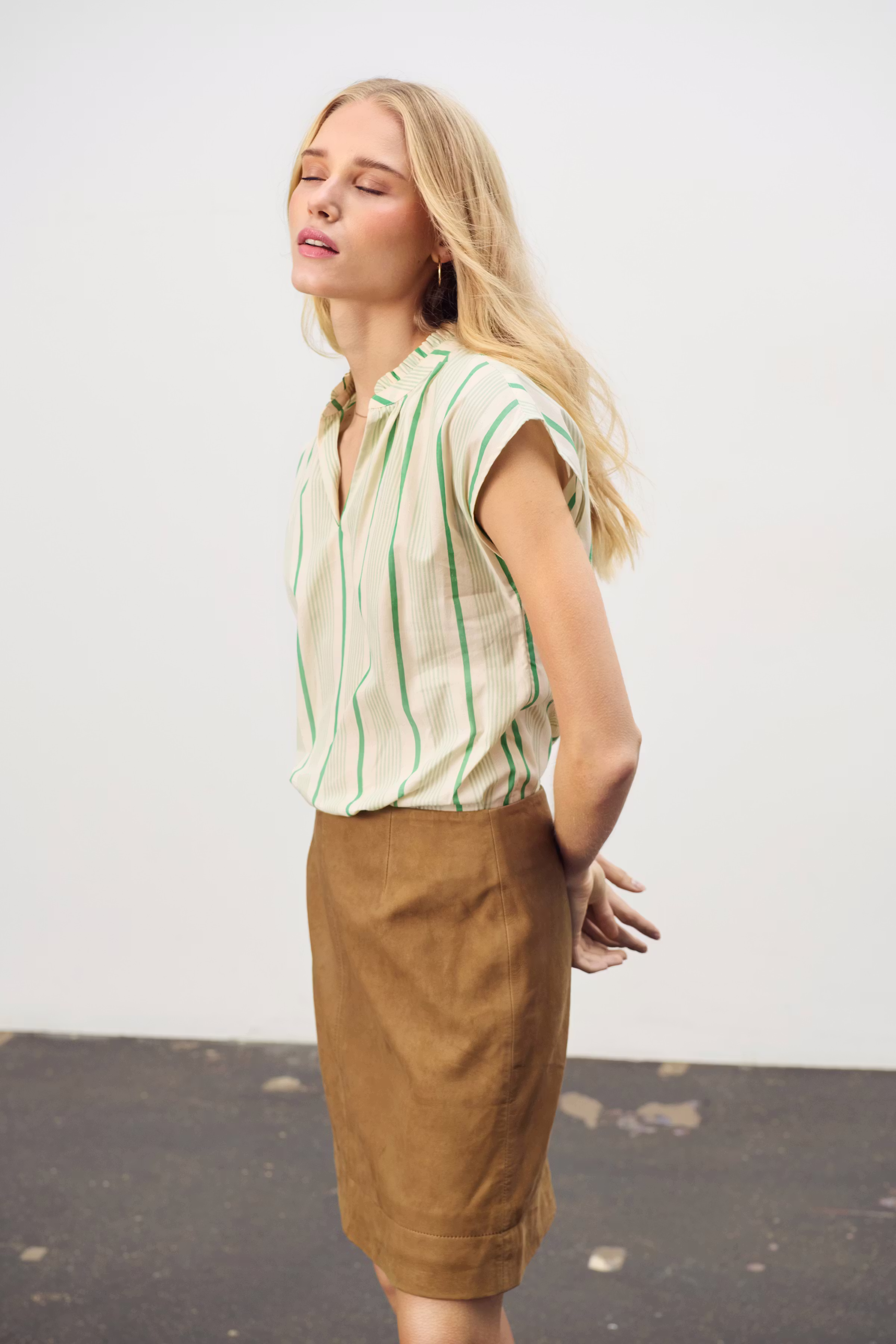 LuellaSZ Rock LOCATION NONE 30514261-181022