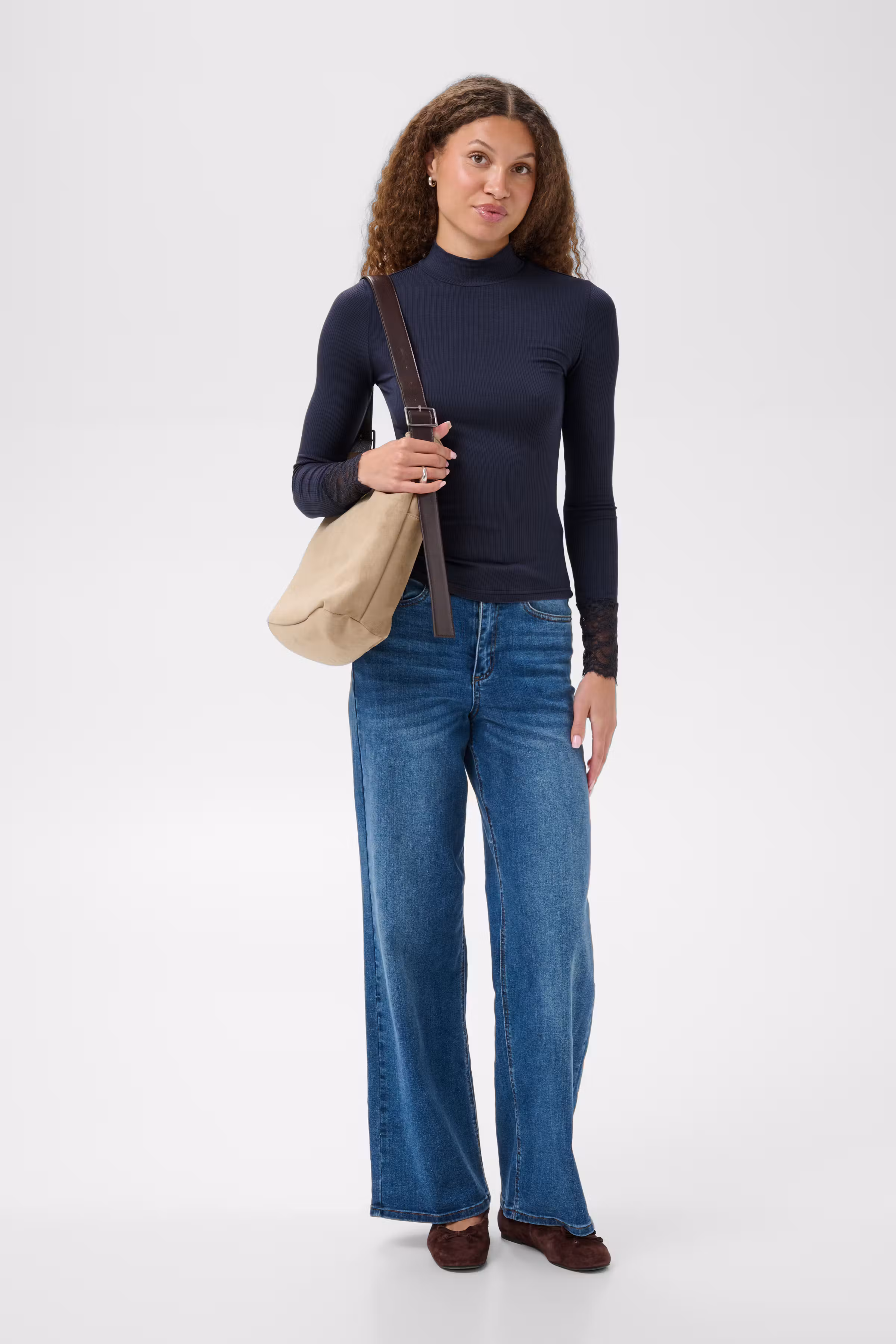 KAomi T-shirt LOOKBOOK FRONT 10511001-193927