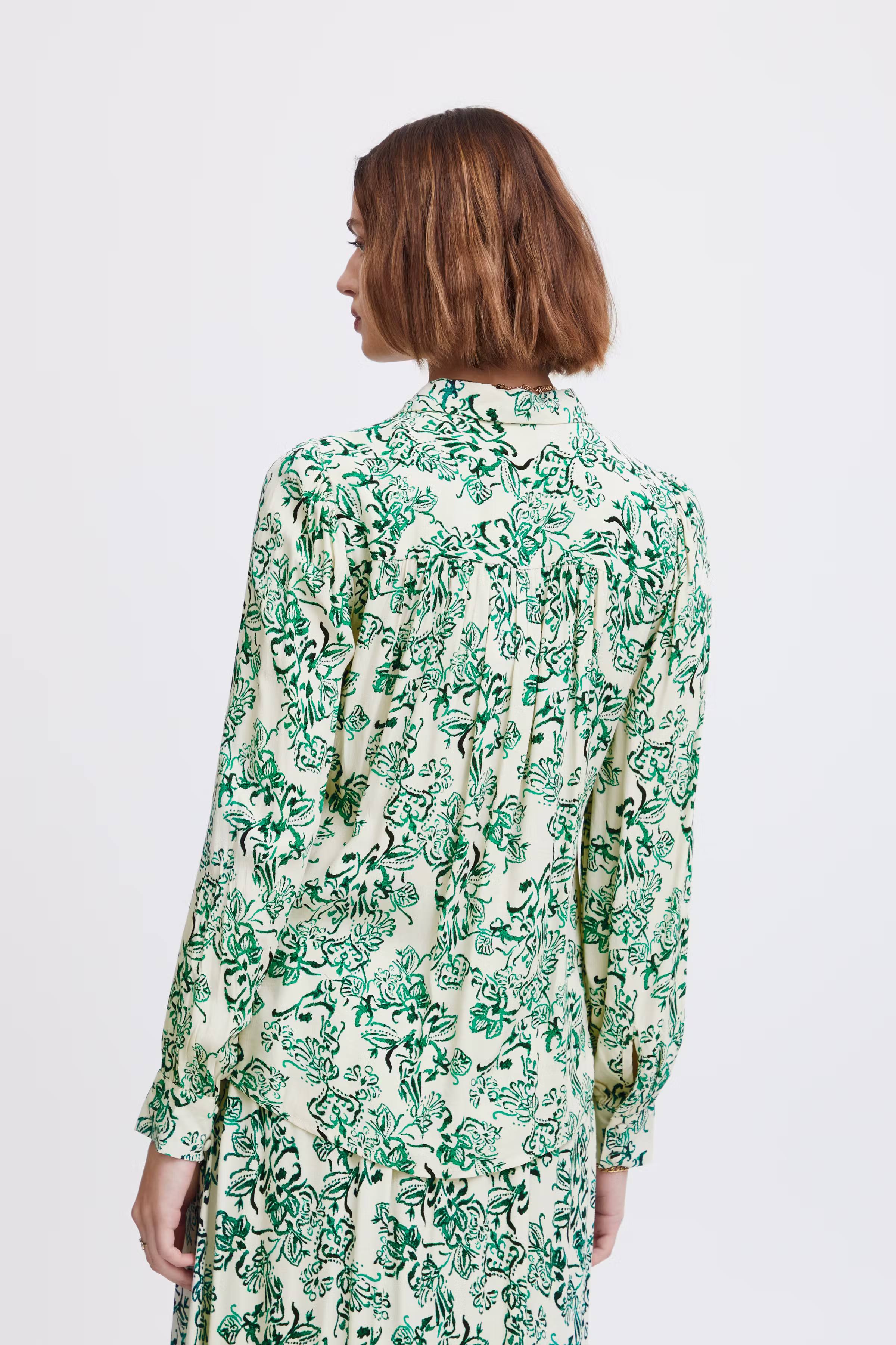 IRNOELLA Shirt LOOKBOOK BACK 20120182-202557