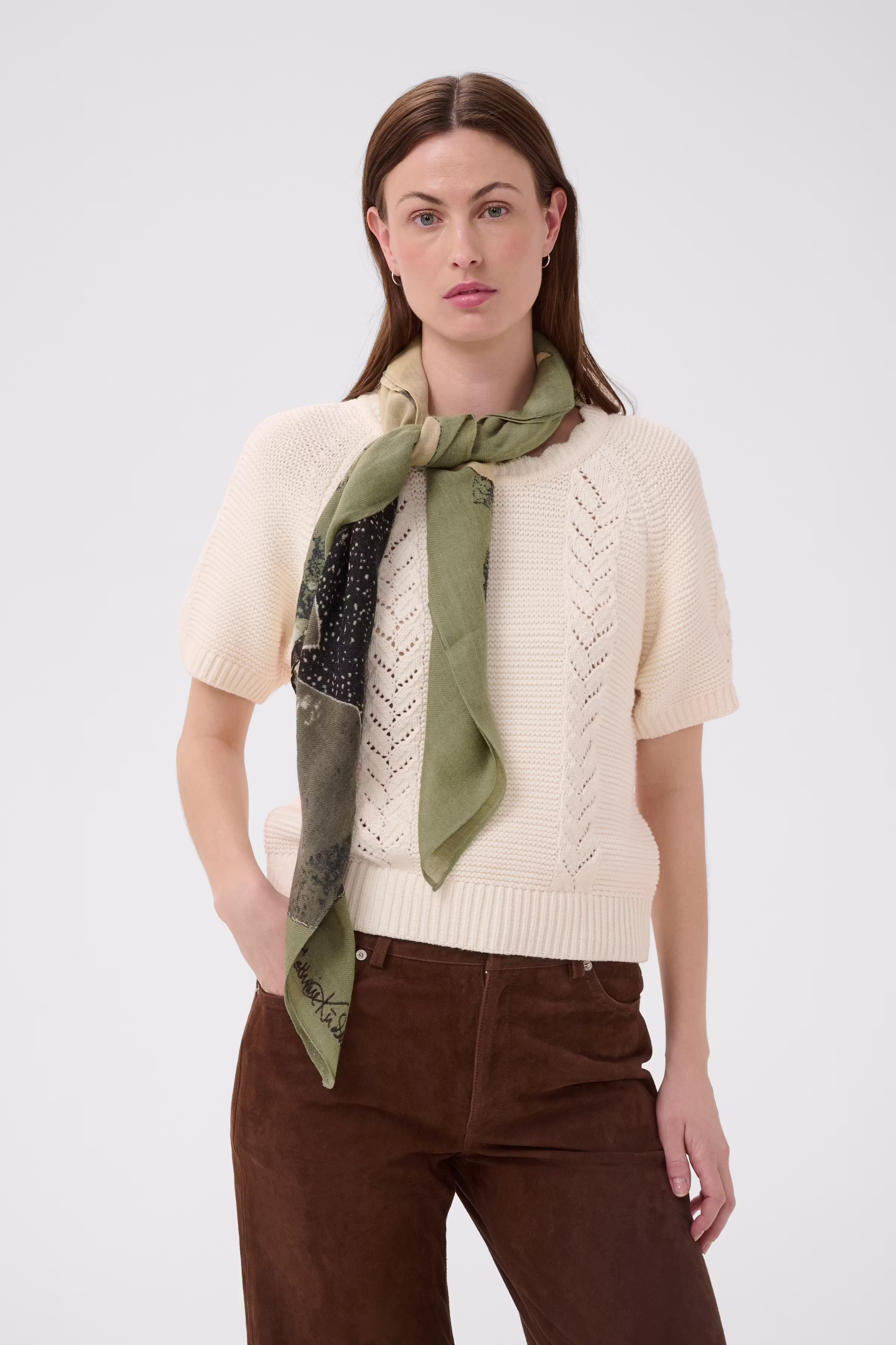 FelisiaPW Scarf LOOKBOOK FRONT 30309166-305181