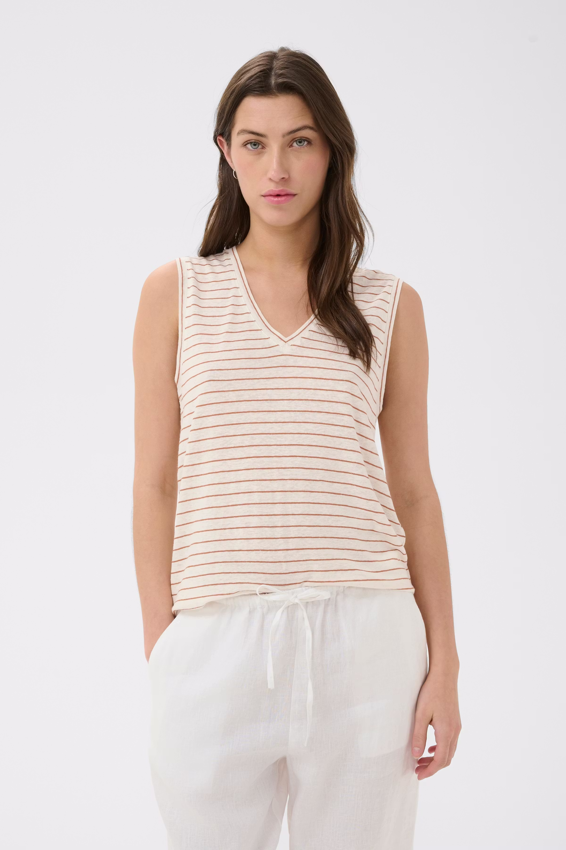 BrianiePW Top LOOKBOOK FRONT 30310568-305039