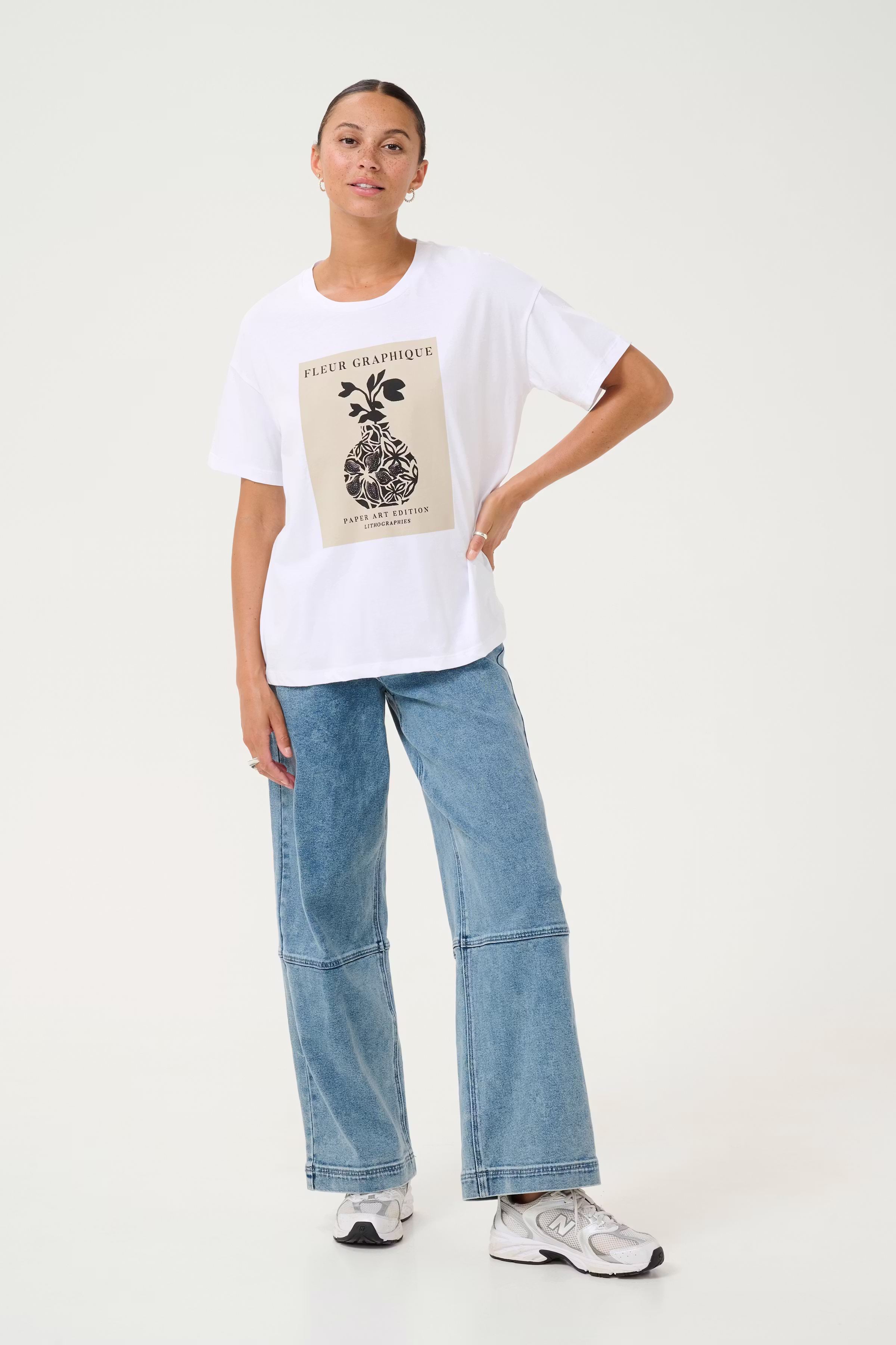 KAfin T-shirt LOOKBOOK FRONT 10509598-110601