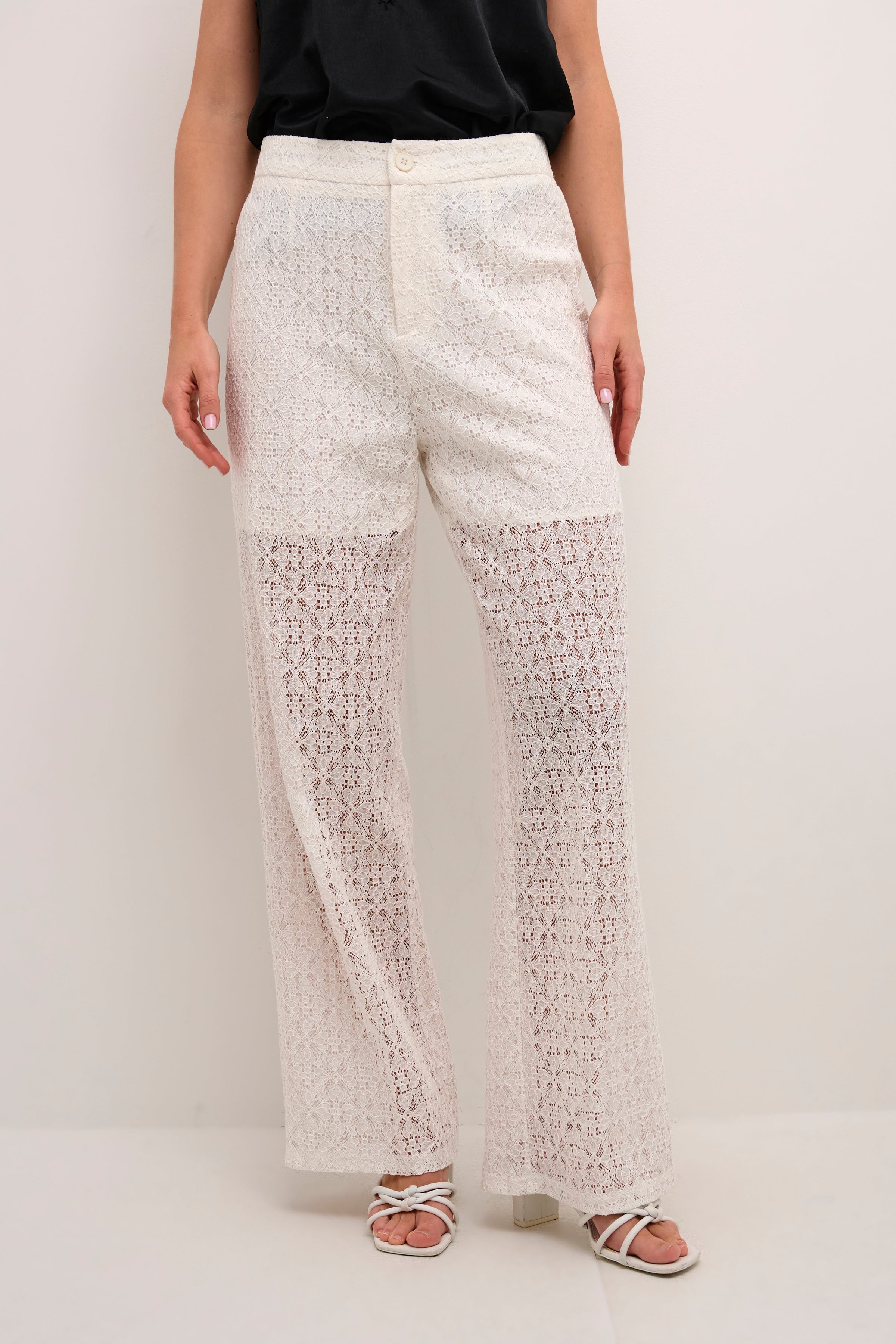 CRKlara Hose LOOKBOOK FRONT 10612499-110602