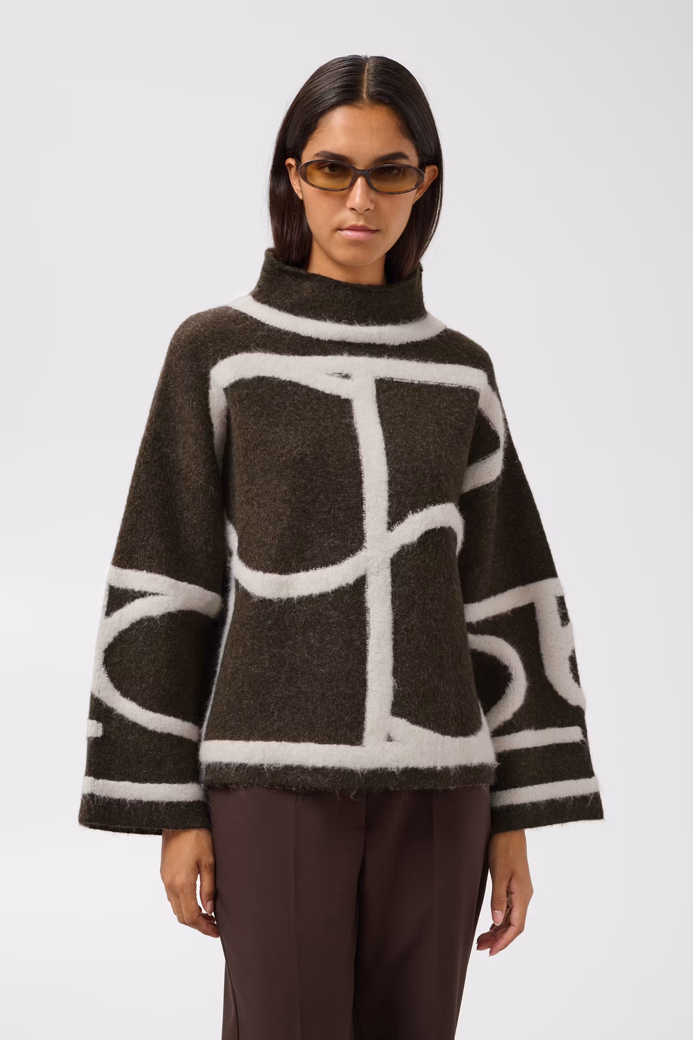 SLSorea Pullover LOOKBOOK FRONT 30408778-305625
