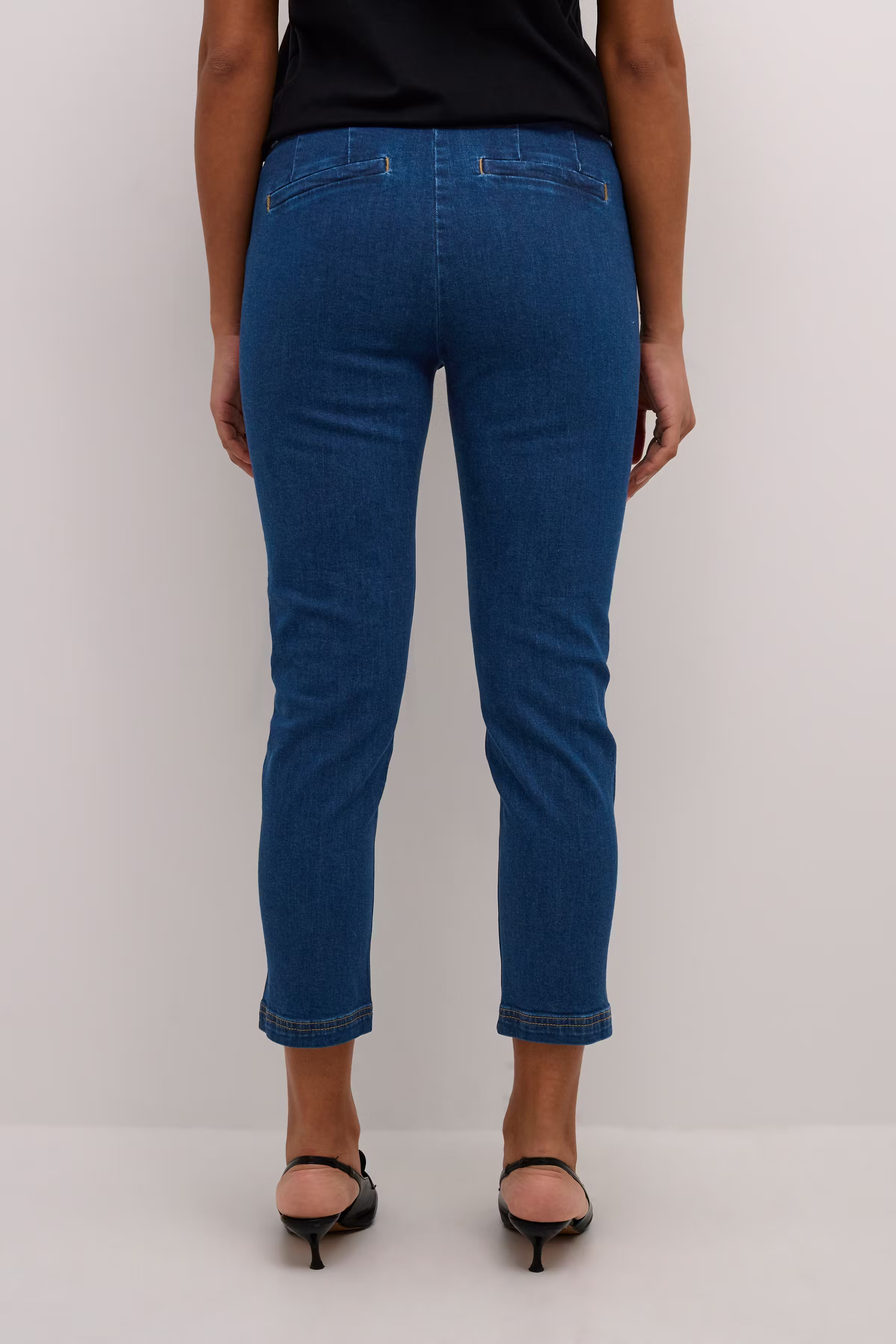 CUannine Trousers LOOKBOOK BACK 50111085-500029