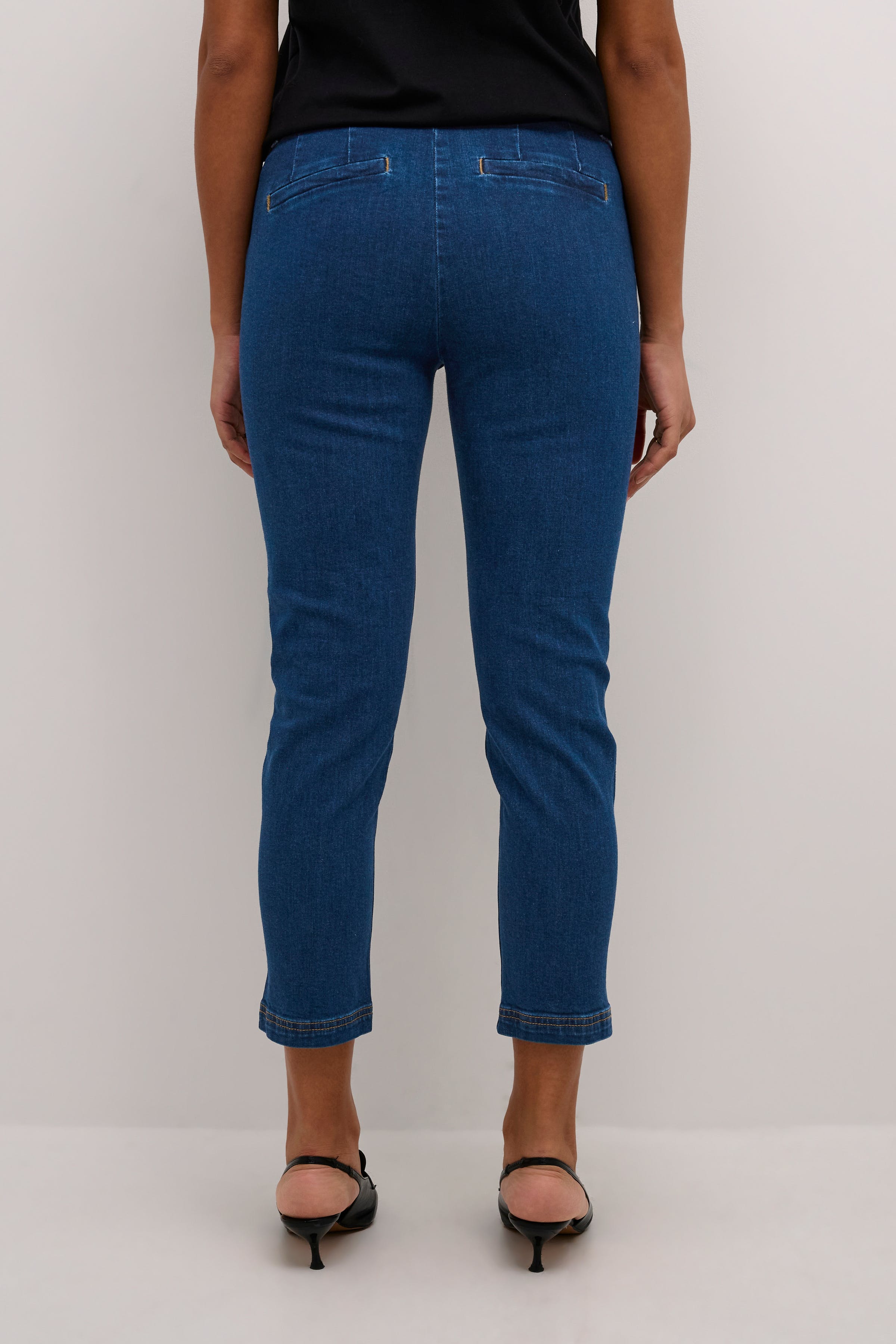 CUannine Trousers LOOKBOOK BACK 50111085-500029