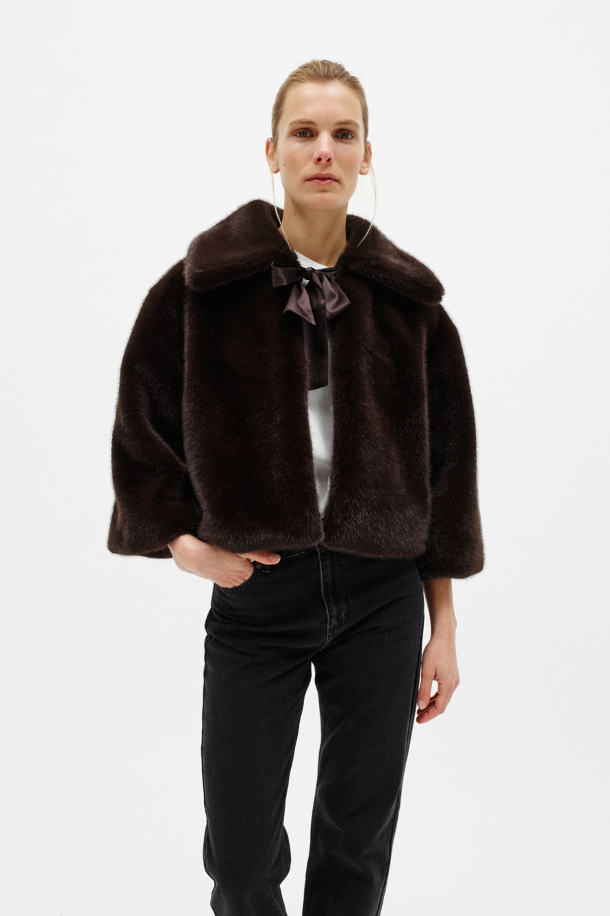 YASMINAHIW Faux fur Jacke LOCATION NONE 30112978-191109