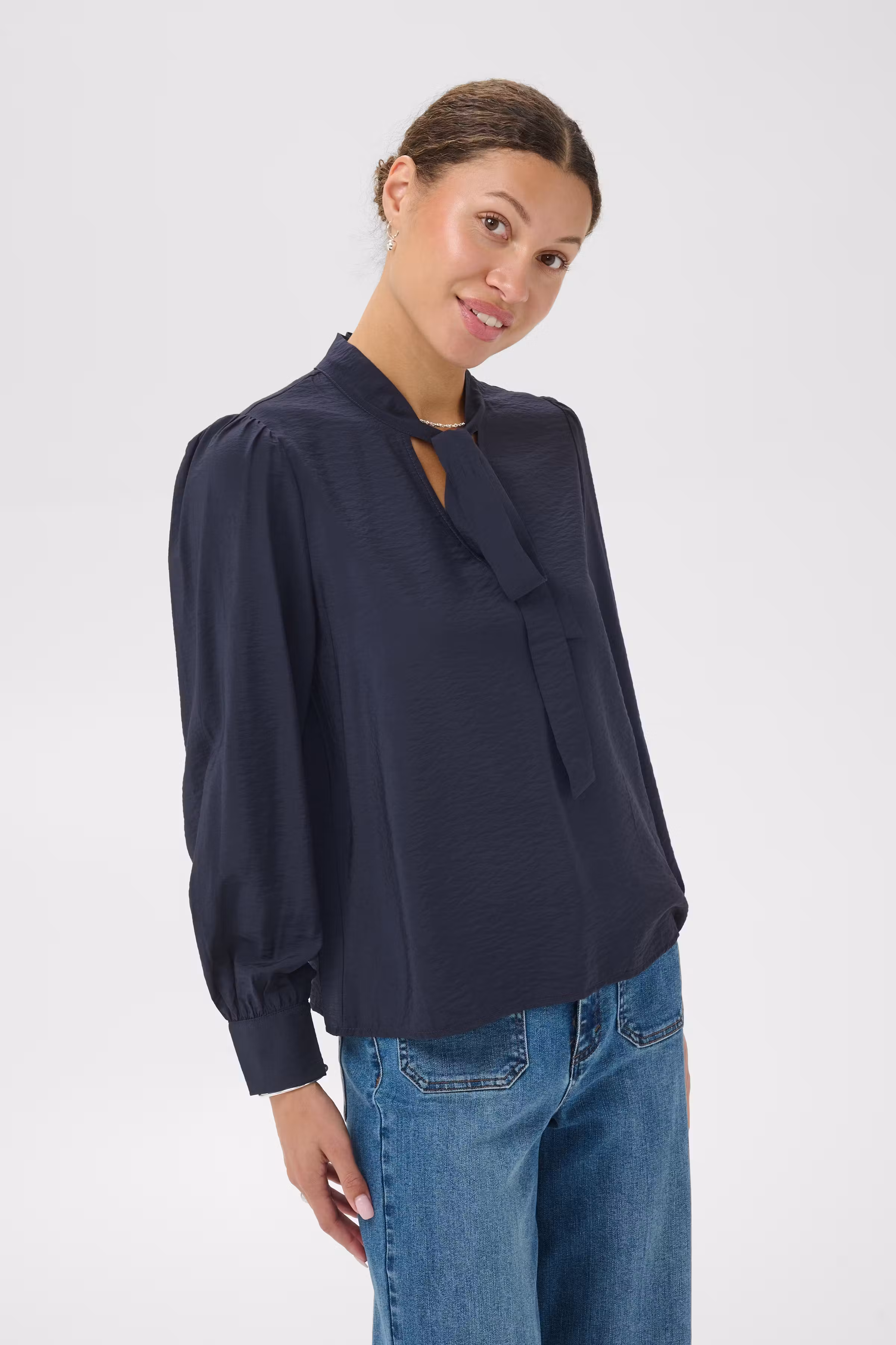 KAmaria Blouse LOOKBOOK FRONT 10512547-193927