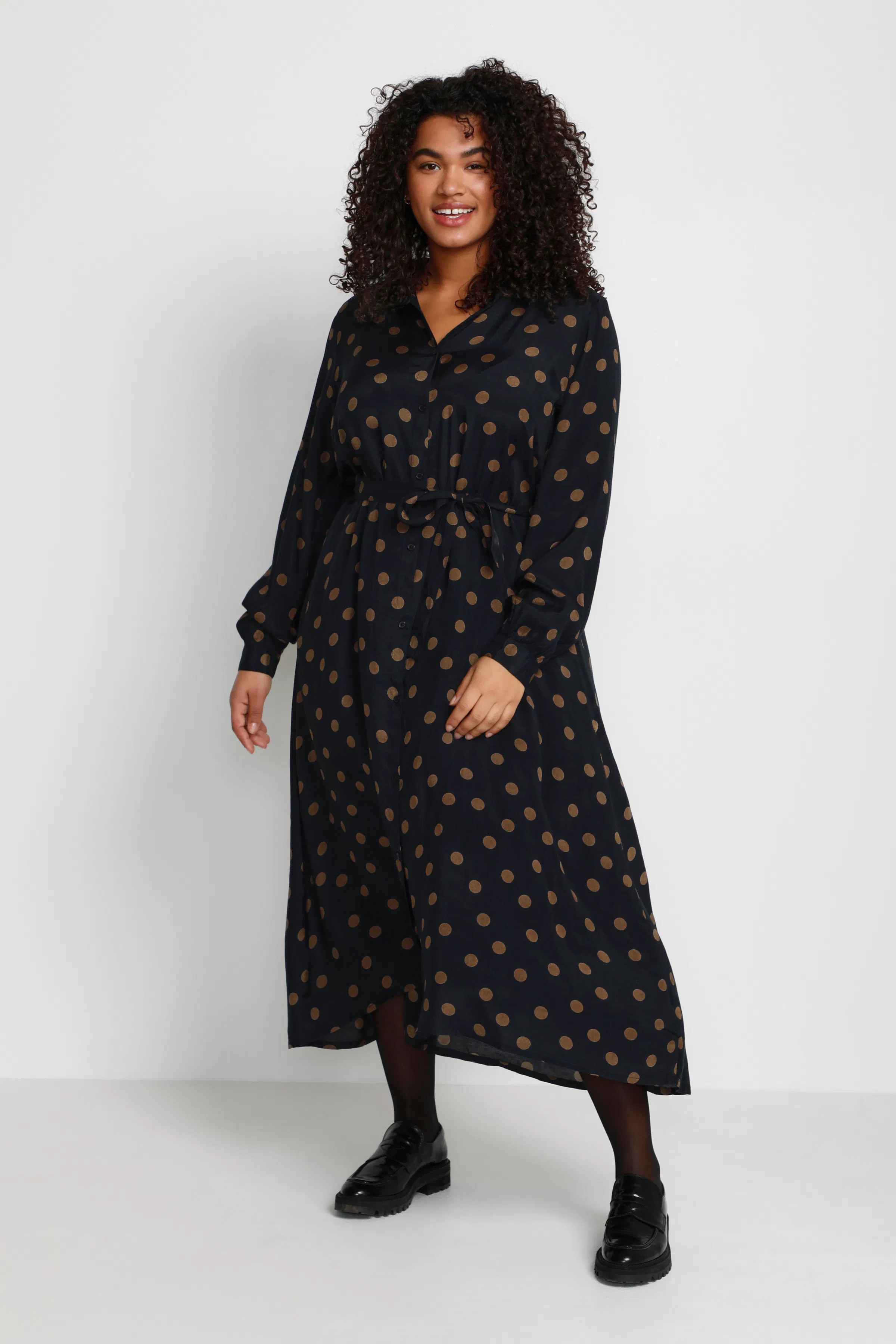 KColivia Kleid LOOKBOOK FRONT 10580167-100535