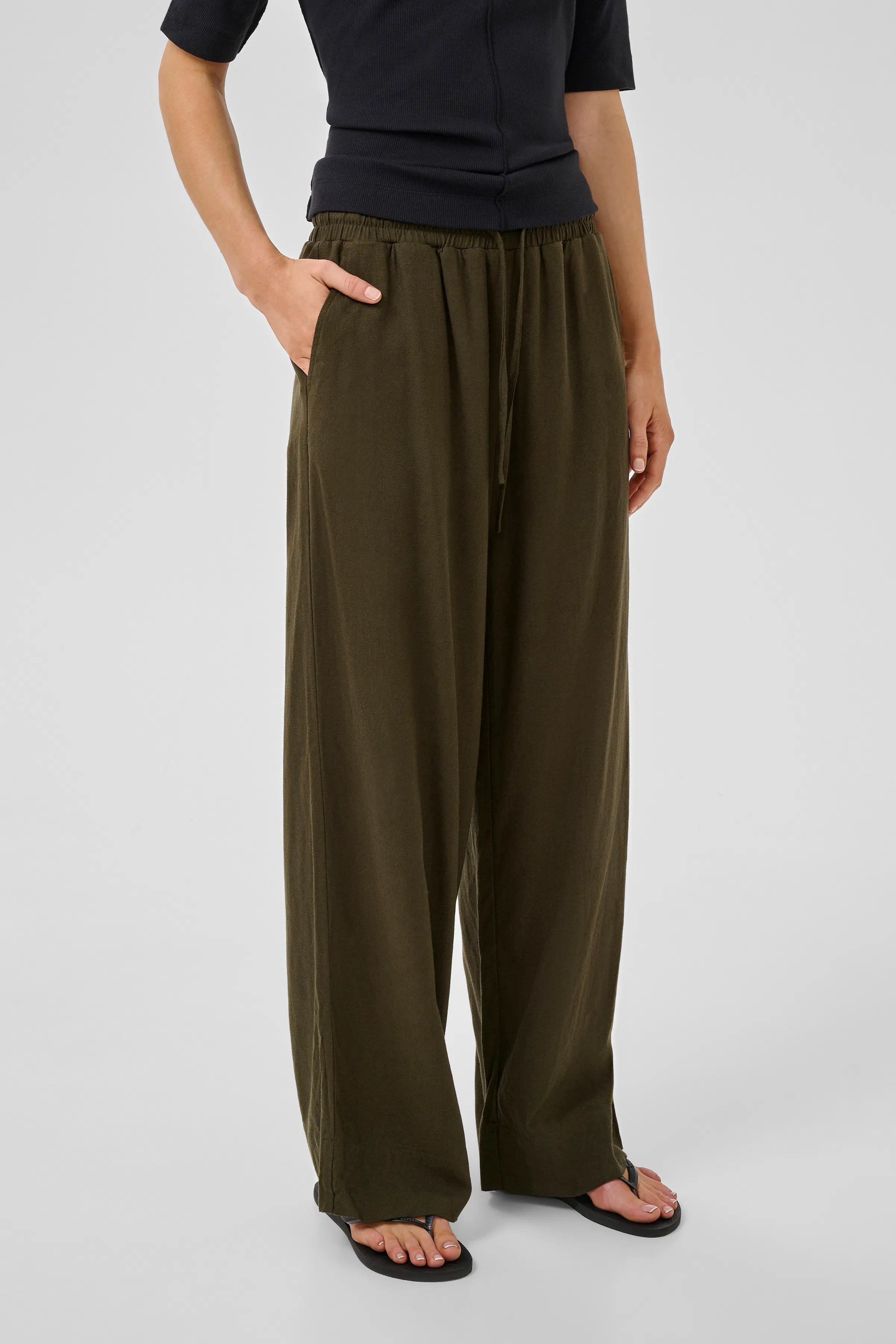 DiasMW Linen Trousers LOOKBOOK FRONT 10704701-190414