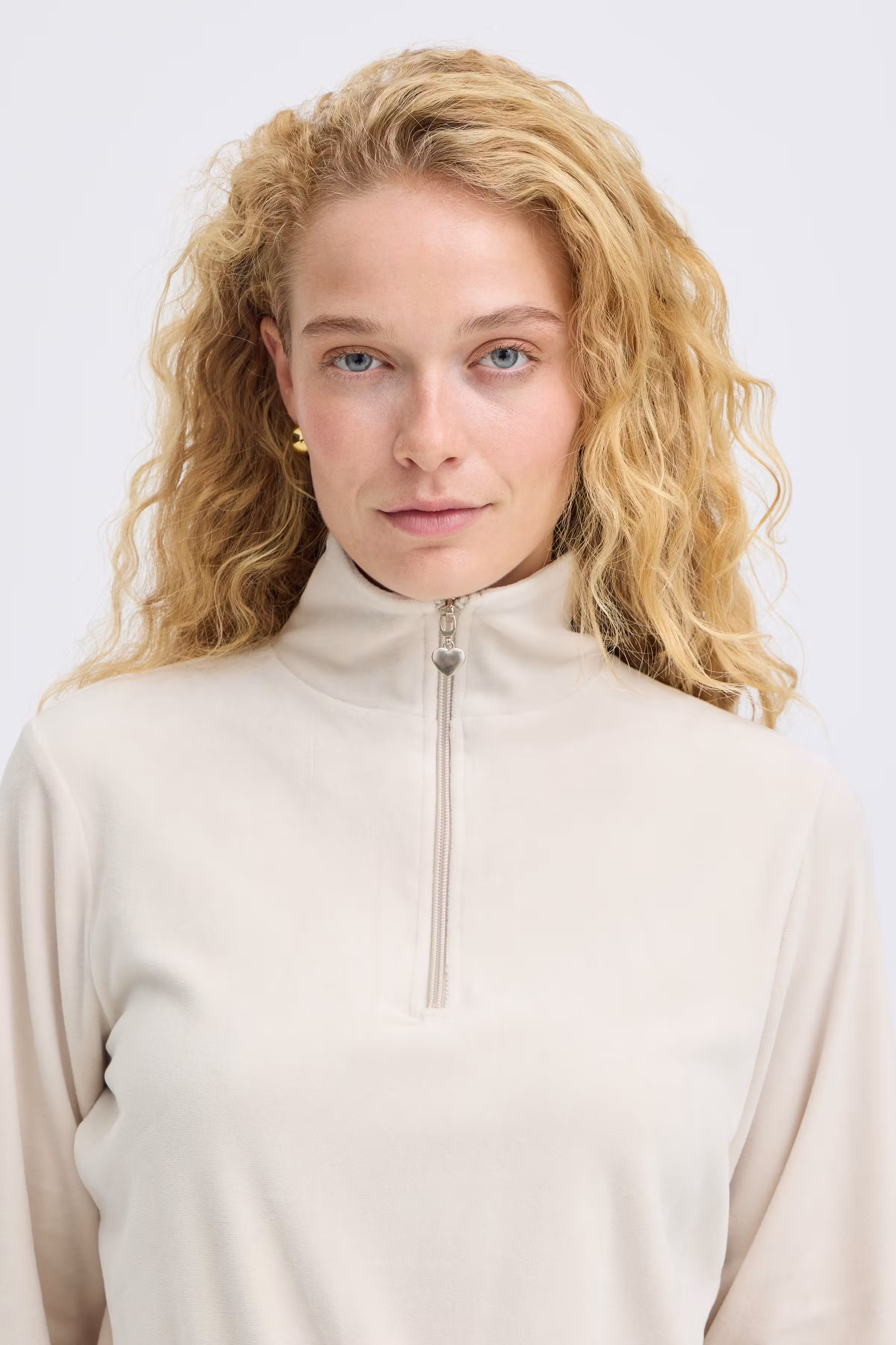 BYMITZA Sweatshirt LOOKBOOK DETAIL 20819758-130401
