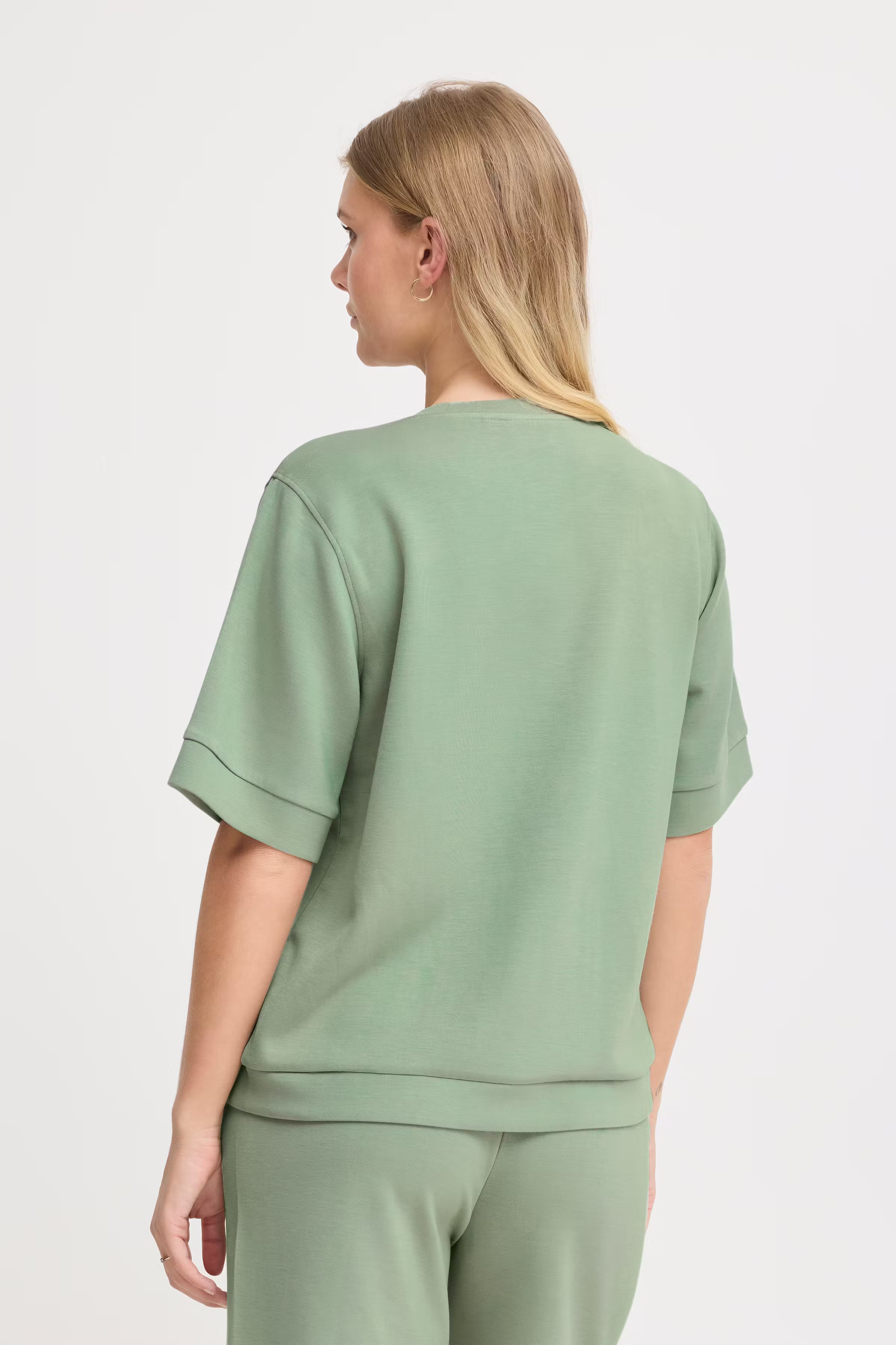 FRAURORA Sweatshirt LOOKBOOK BACK 20615720-204748