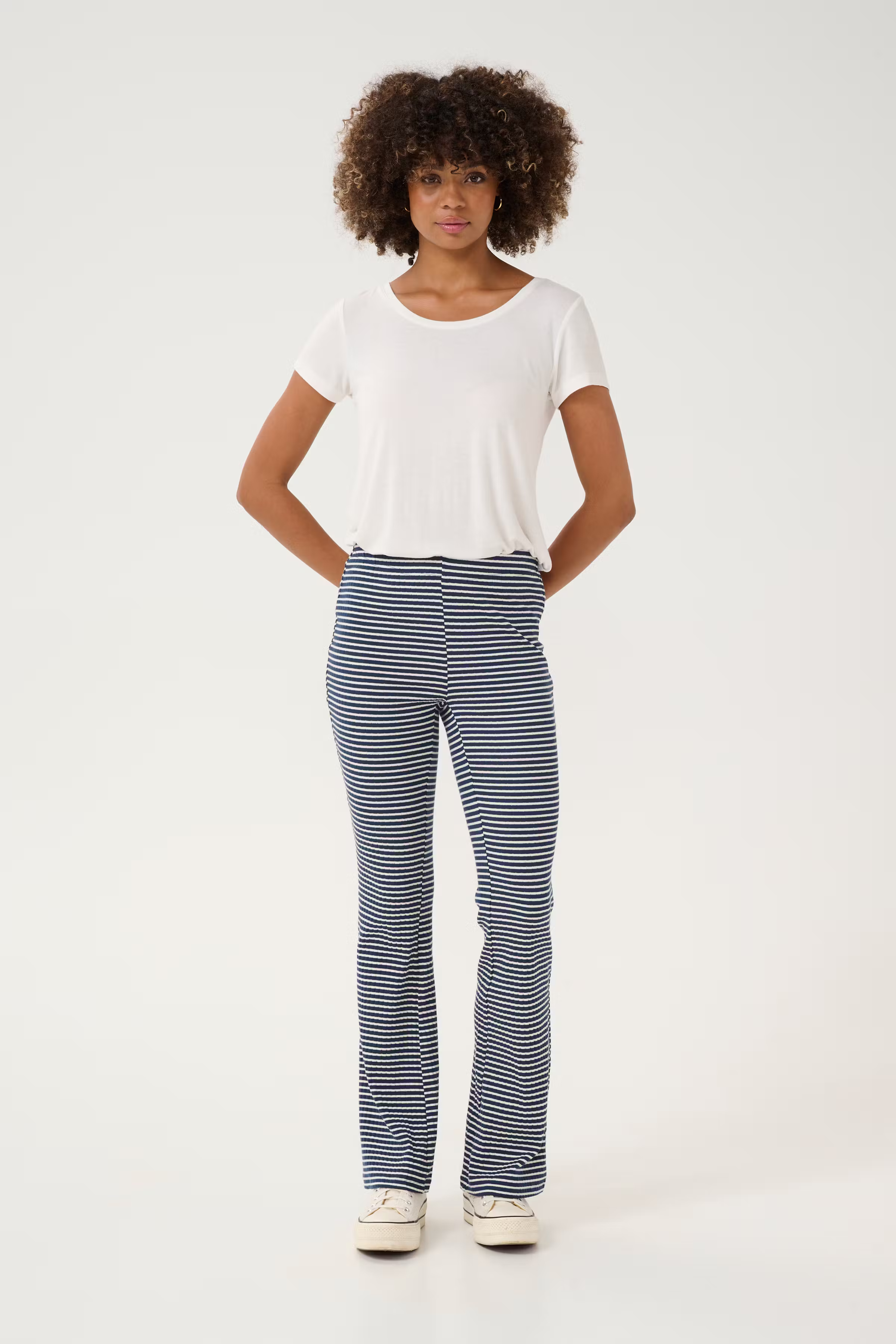 CUtea Broek LOOKBOOK FRONT 50111483-107087