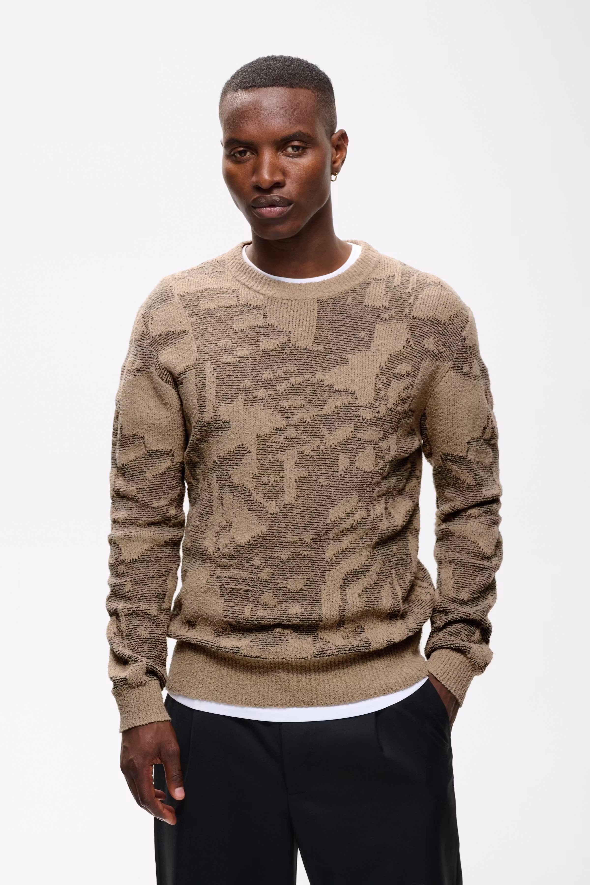 MAtriton Pullover LOOKBOOK FRONT 30209184-193910