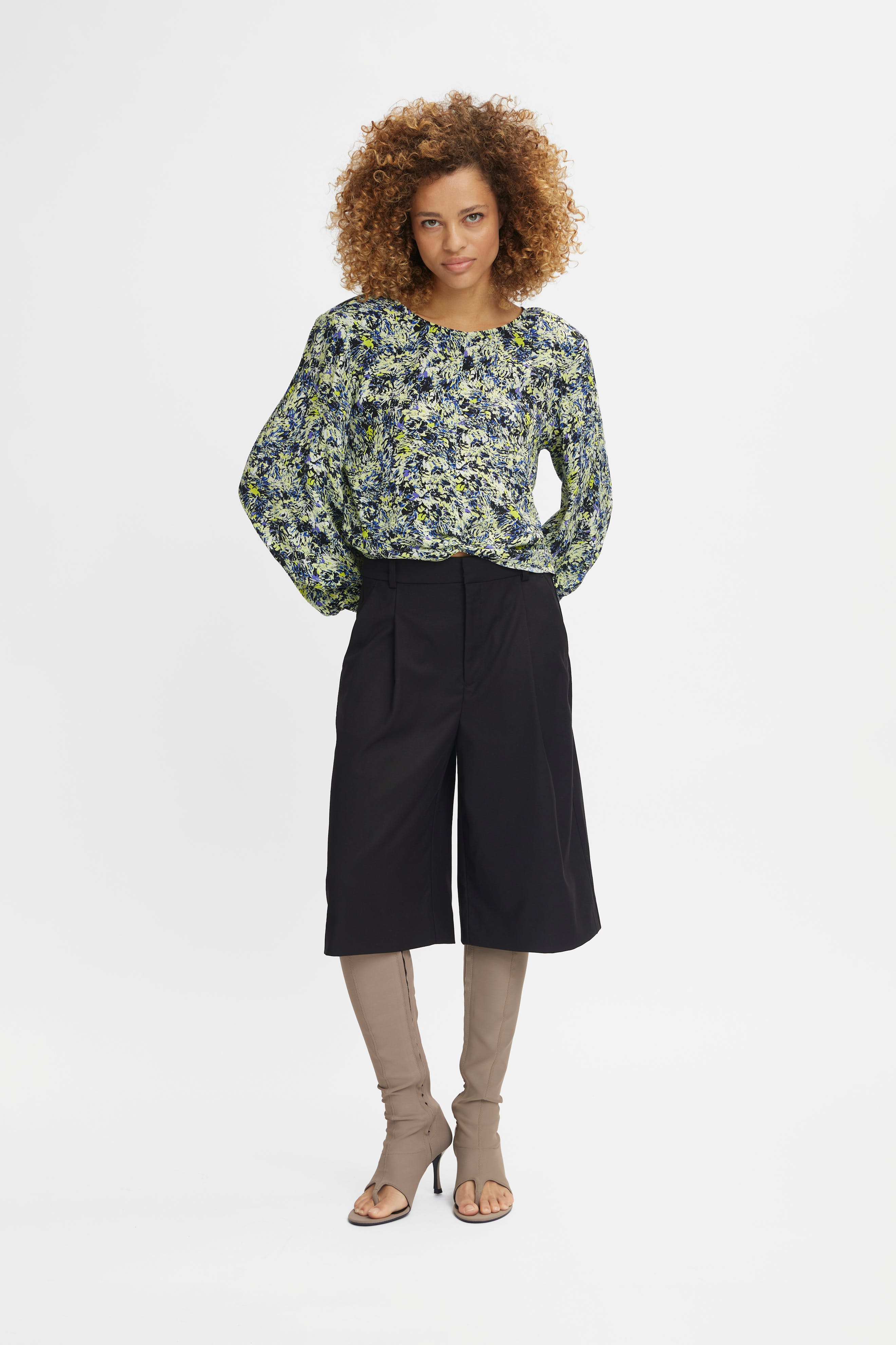 JillyGZ Blouse LOOKBOOK FRONT 10908868-105507