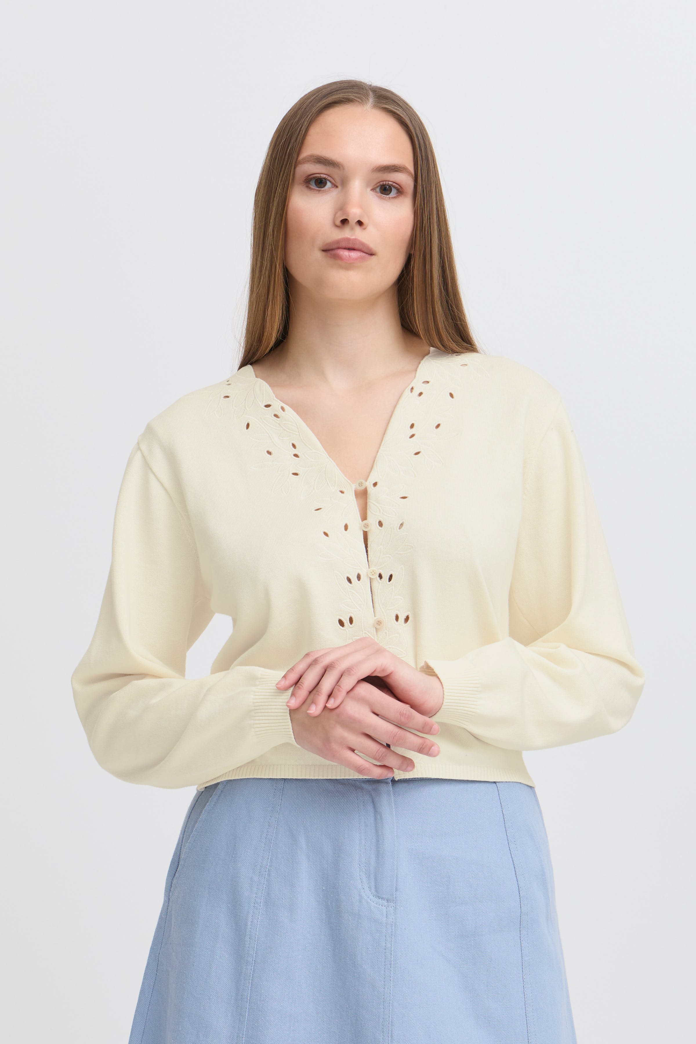 IRVIVE Cardigan LOOKBOOK FRONT 20124110-130905