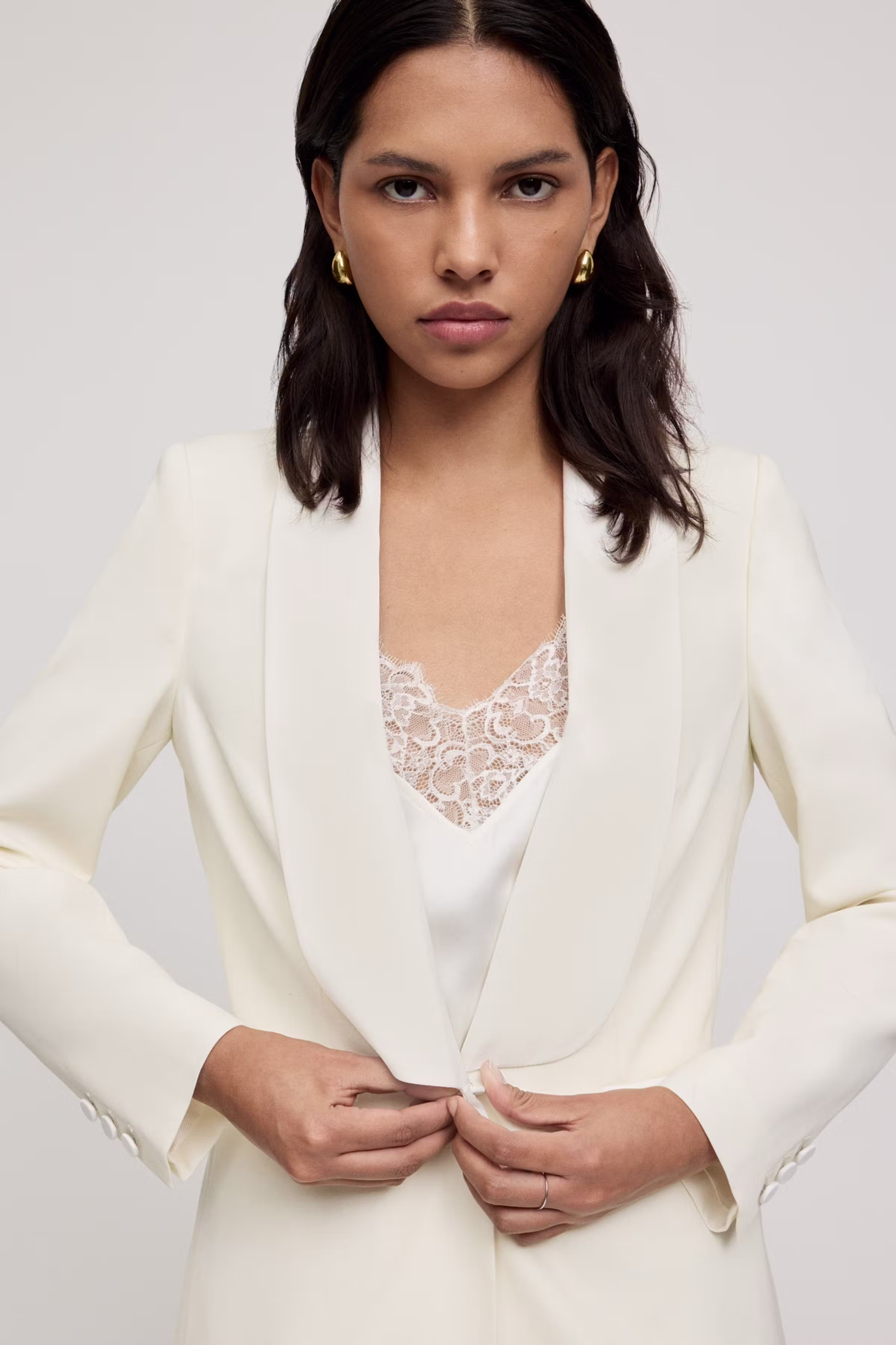 IOJANA Blazer LOOKBOOK FRONT 30600766-WH010